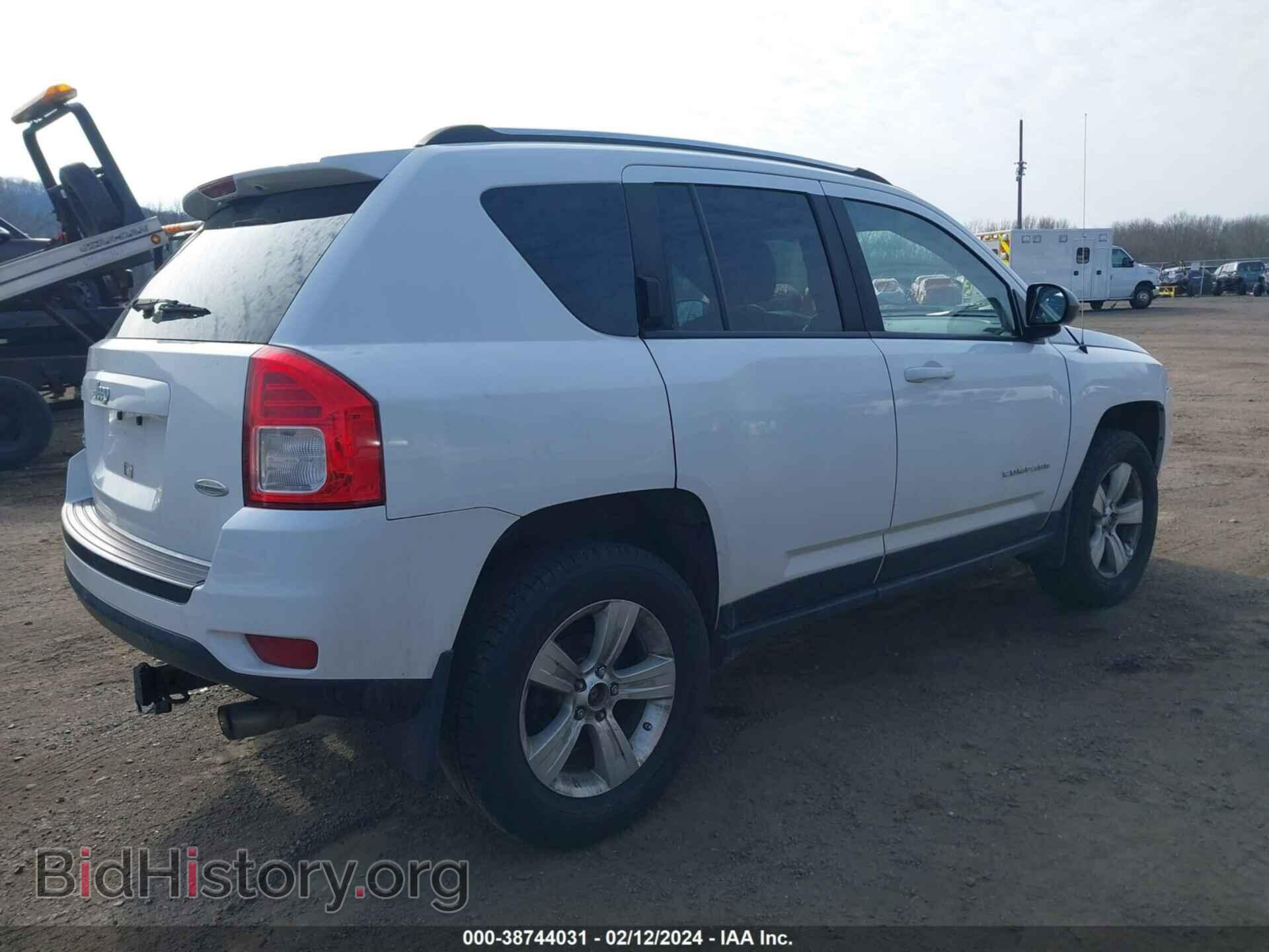 2012 JEEP COMPASS - VIN: 1C4NJDEB4CD584257 - Photo 4