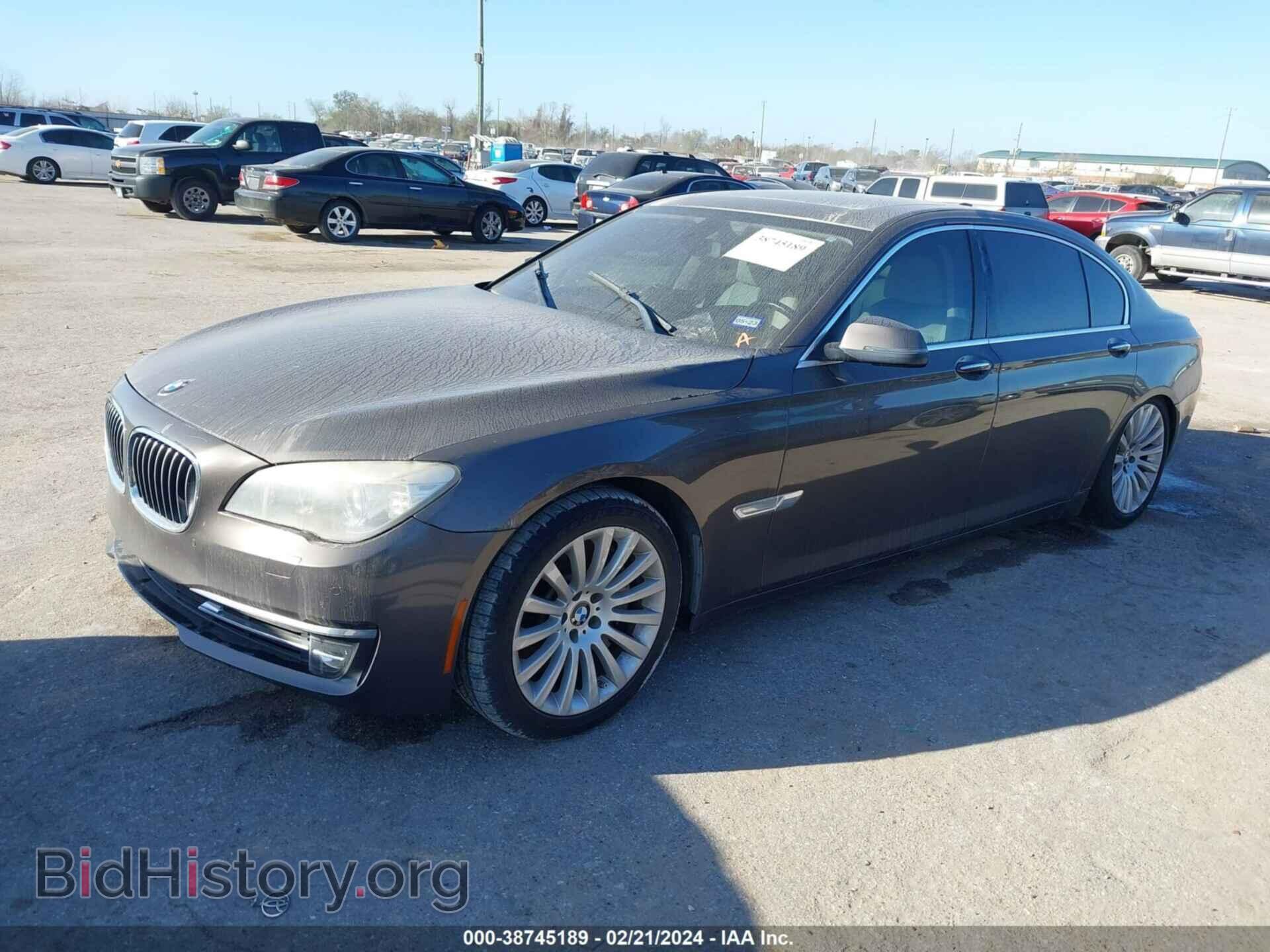 2013 BMW 750LI - VIN: WBAYE8C5XDDE22155 - Фото 2
