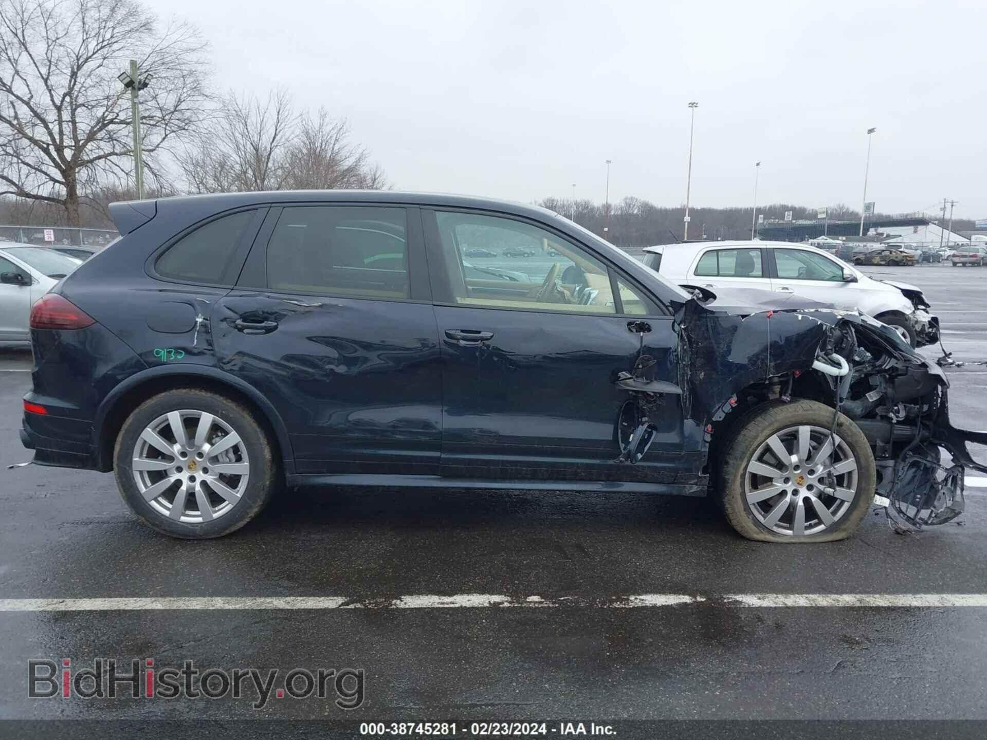 2016 PORSCHE CAYENNE - VIN: WP1AB2A29GLA97054 - Photo 13