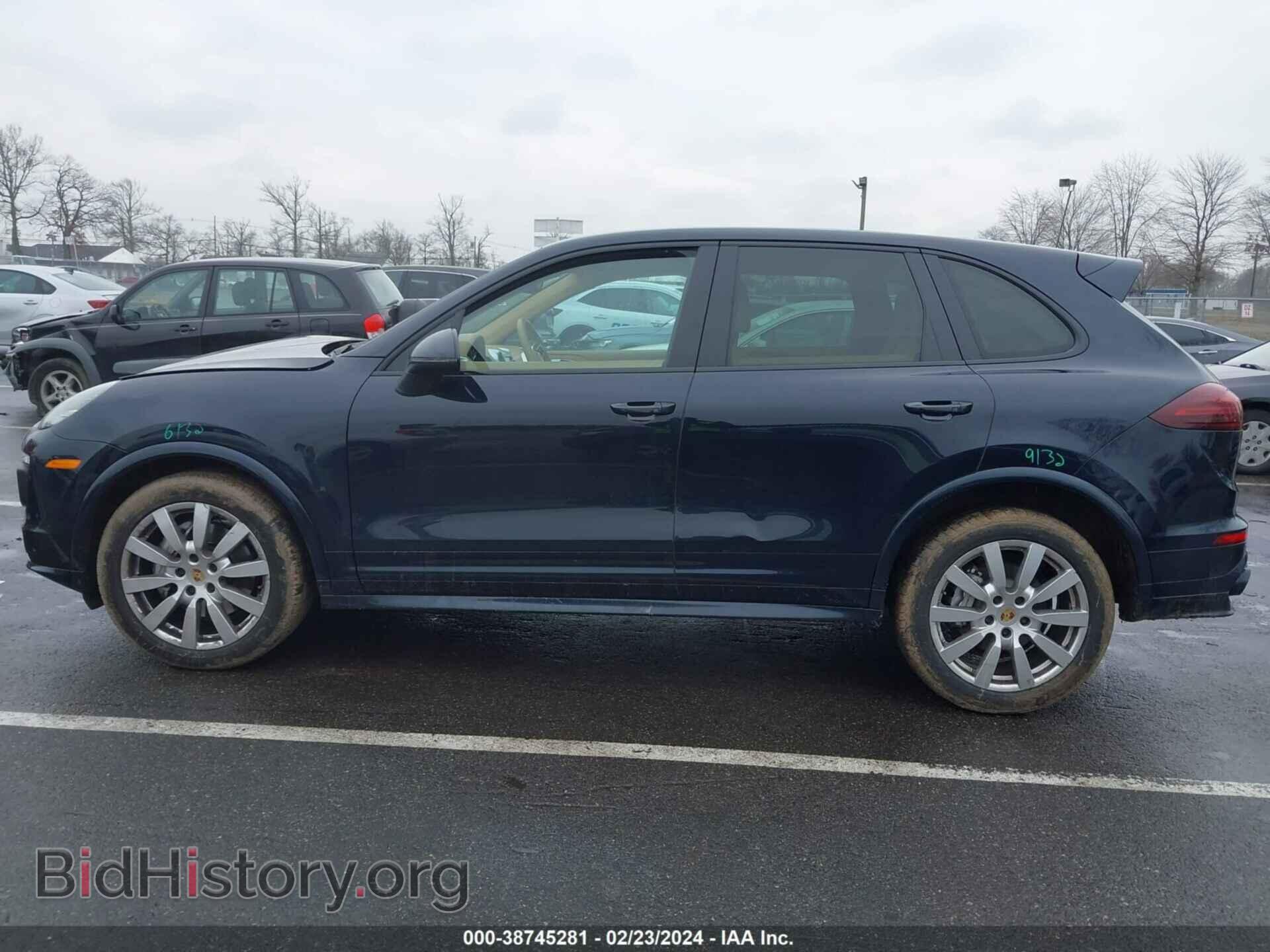 2016 PORSCHE CAYENNE - VIN: WP1AB2A29GLA97054 - Photo 14