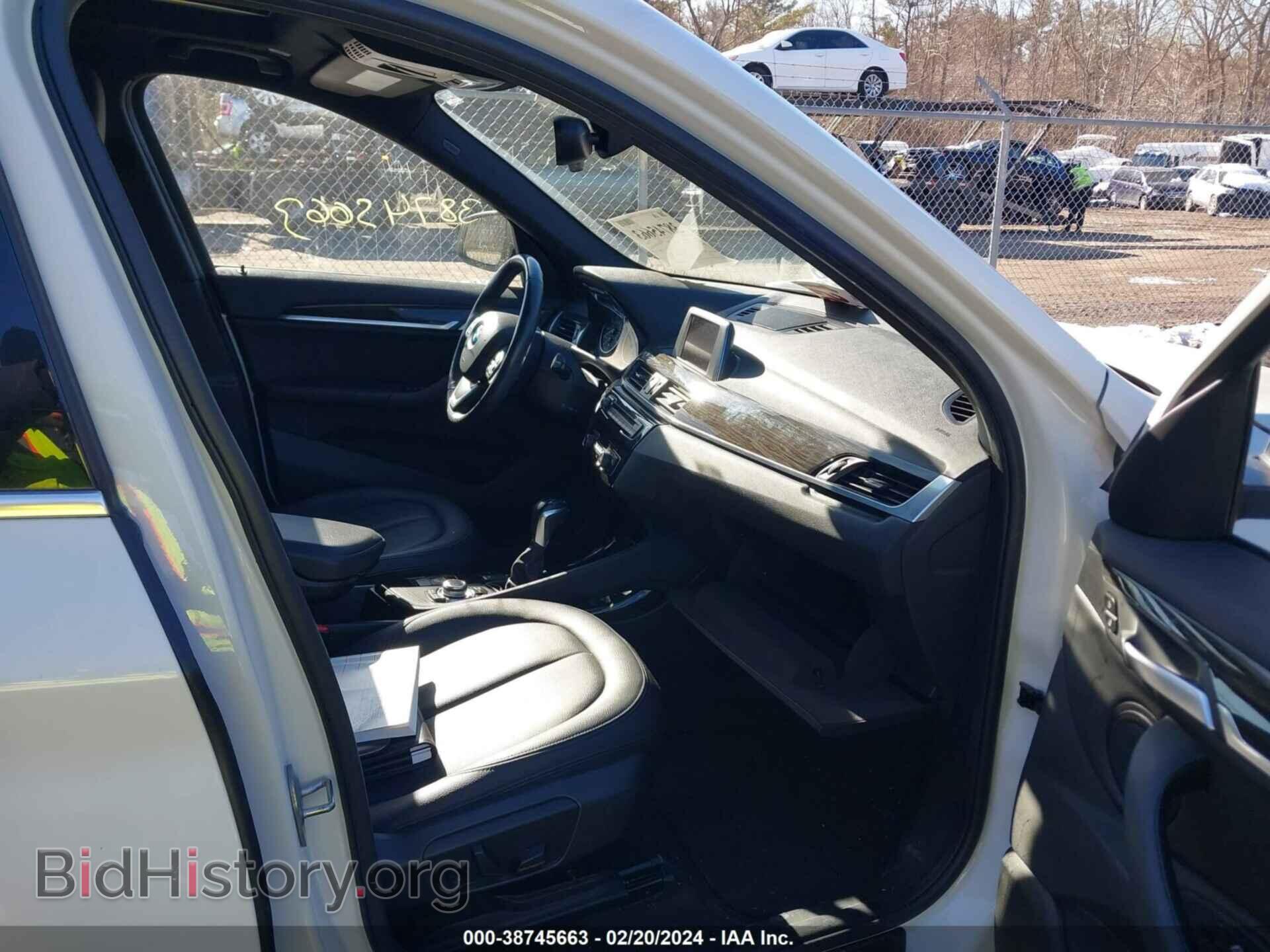2016 BMW X1 - VIN: WBXHT3C32G5E50205 - Фото 5