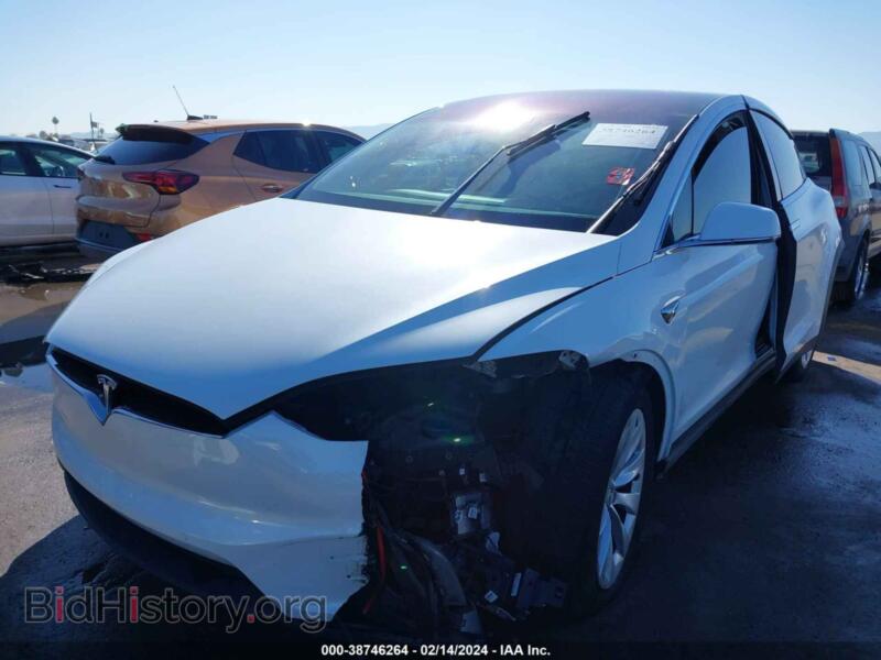 2018 Tesla MODEL X (VIN 5YJXCDE22JF104211) — фото 6 из 18