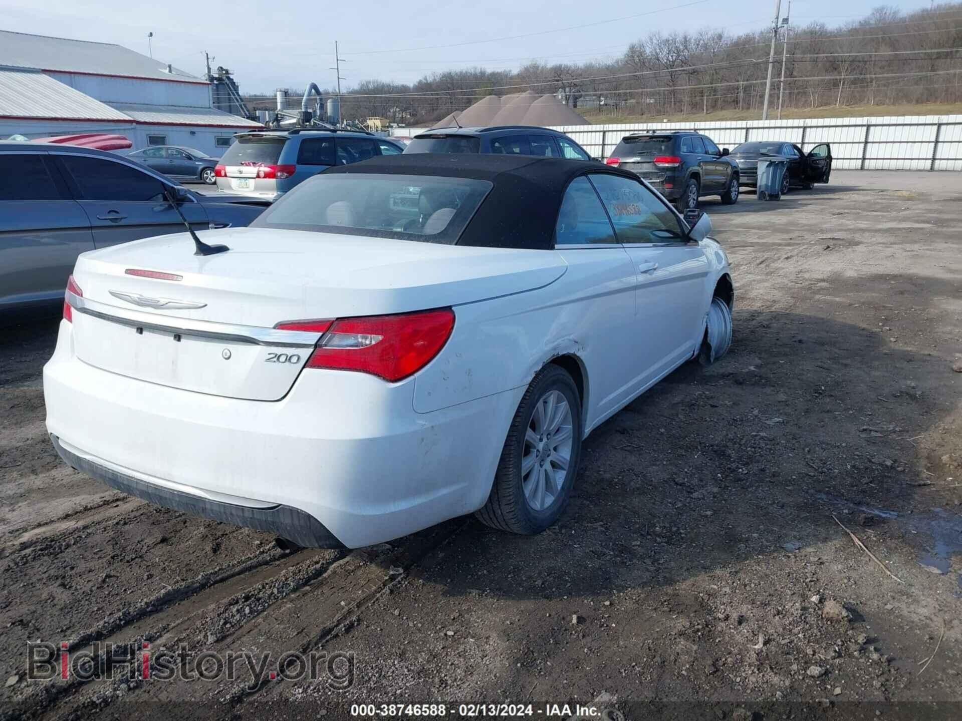 2013 CHRYSLER 200 - VIN: 1C3BCBEB7DN526841 - Photo 4