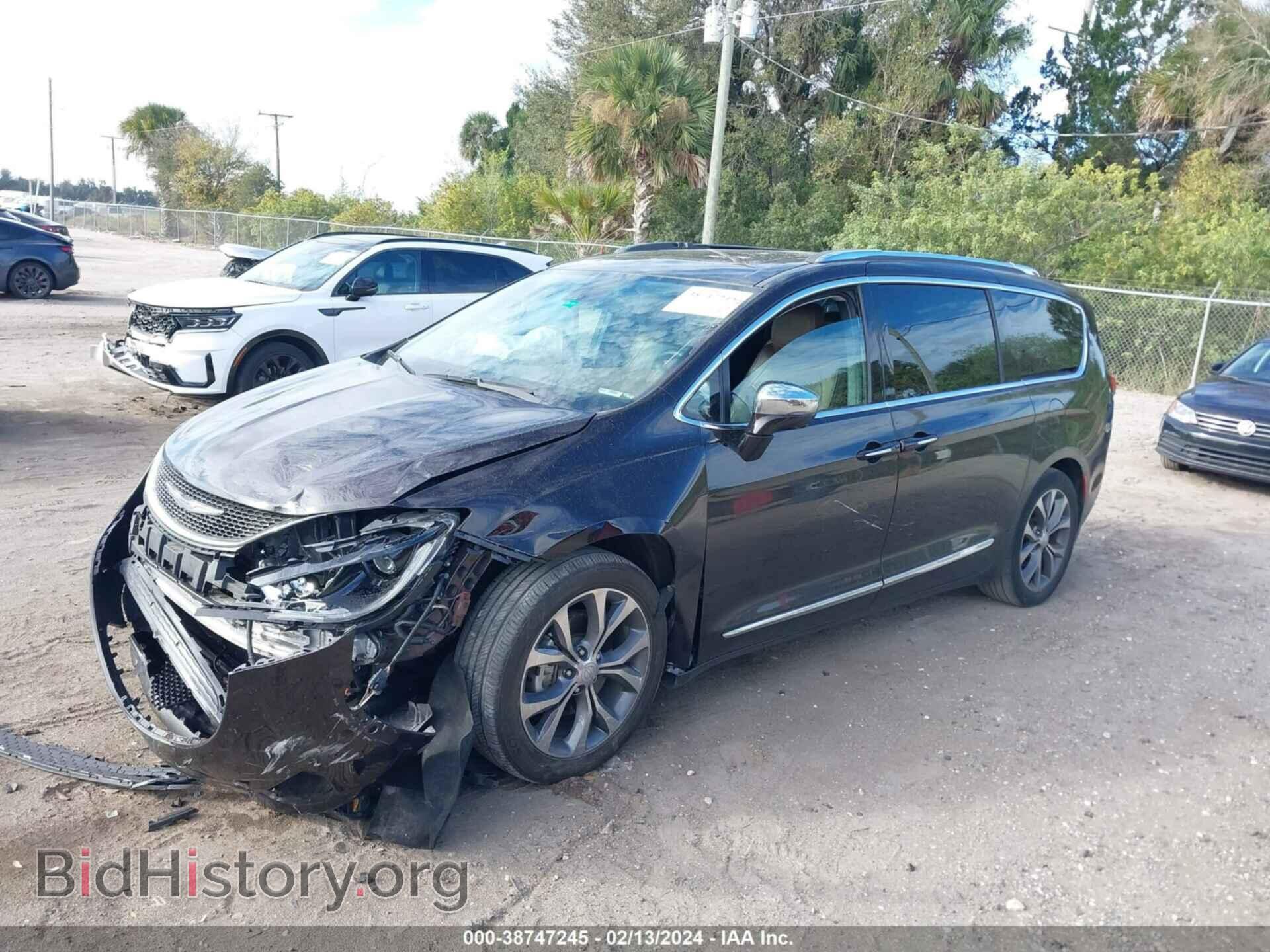 2017 CHRYSLER PACIFICA - VIN: 2C4RC1GGXHR597764 - Фото 2