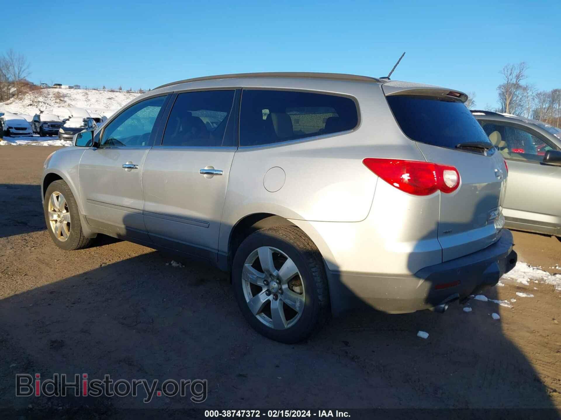 2011 CHEVROLET TRAVERSE - VIN: 1GNKVLED2BJ199855 - Фото 3