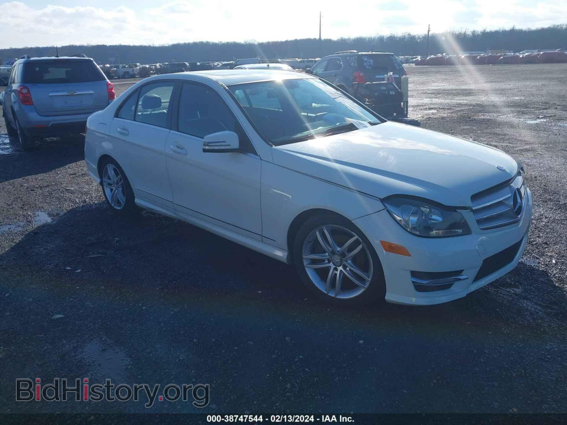 Photo WDDGF8BB1CR195039 - MERCEDES-BENZ C 300 2012
