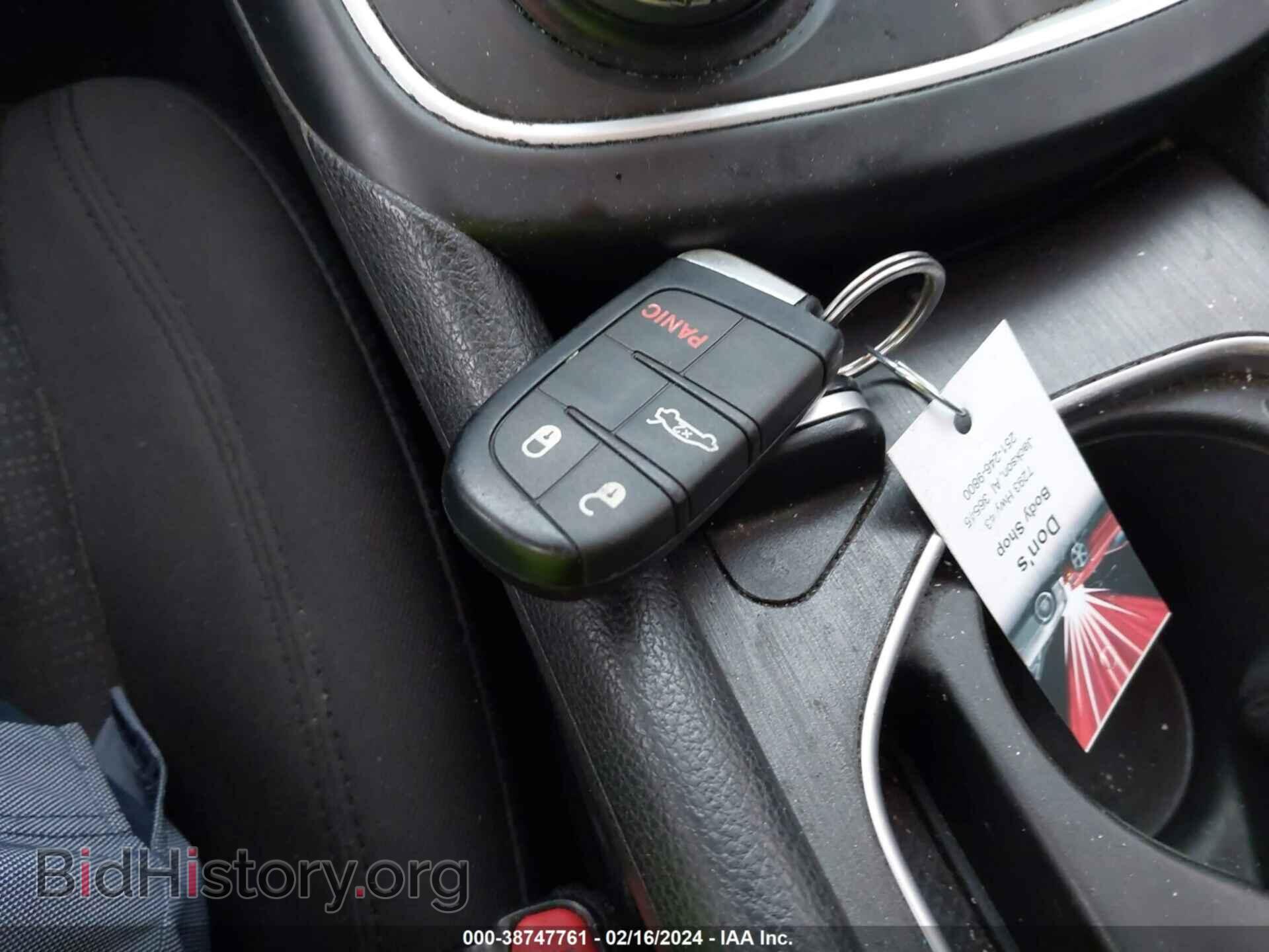 2016 CHRYSLER 200 - VIN: 1C3CCCAB7GN148685 - Фото 11