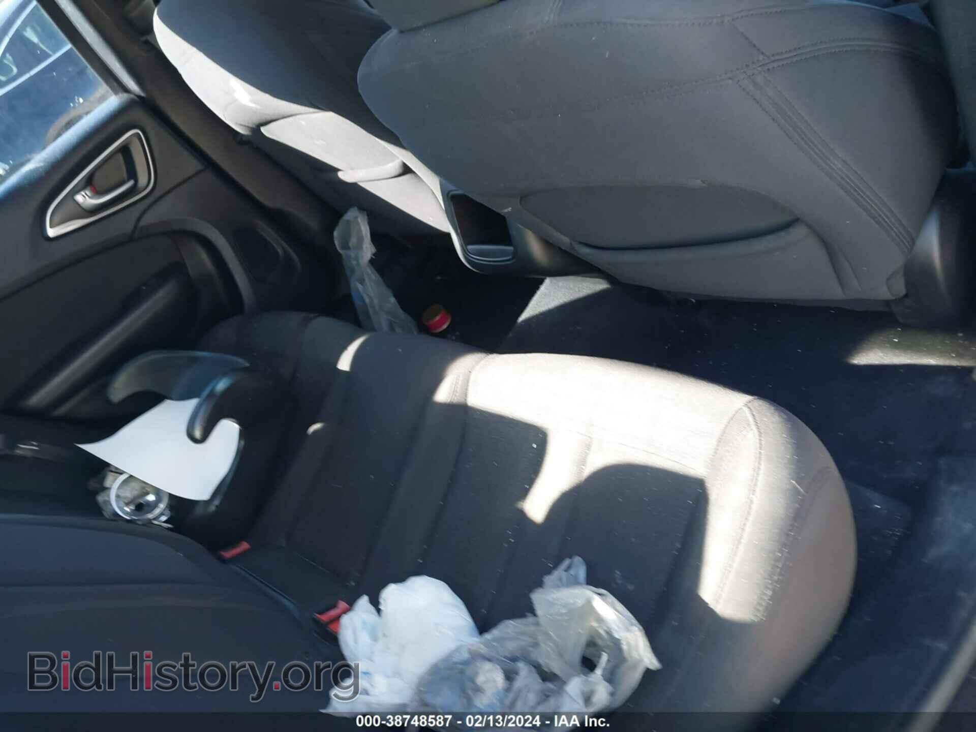 2015 CHRYSLER 200 - VIN: 1C3CCCAB5FN584403 - Фото 8