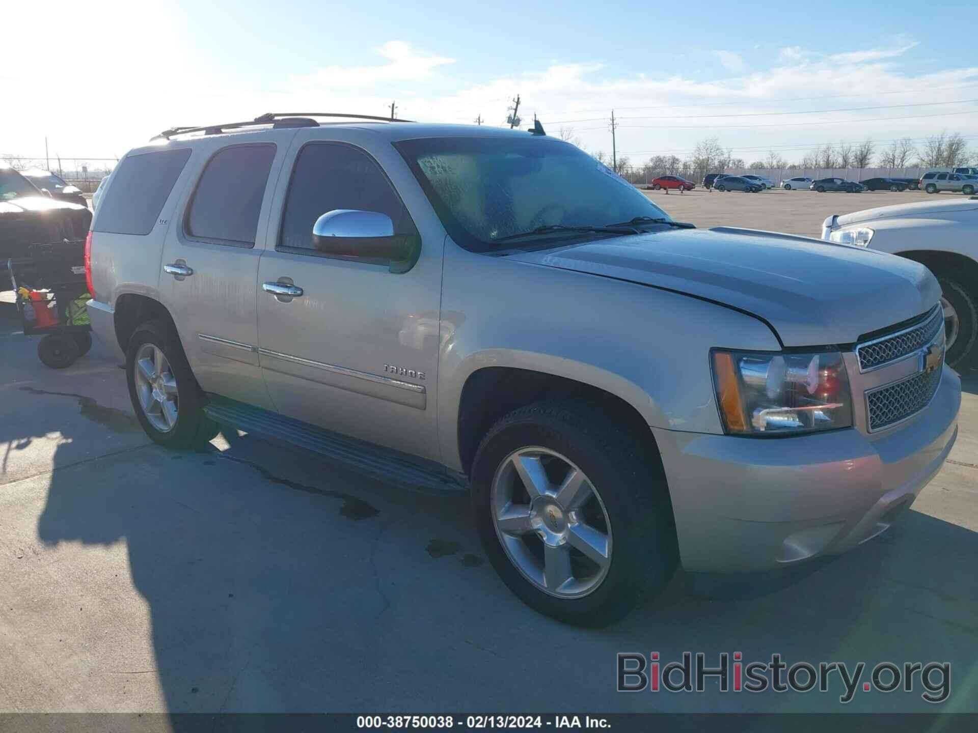 Photo 1GNSKCE0XDR308802 - CHEVROLET TAHOE 2013