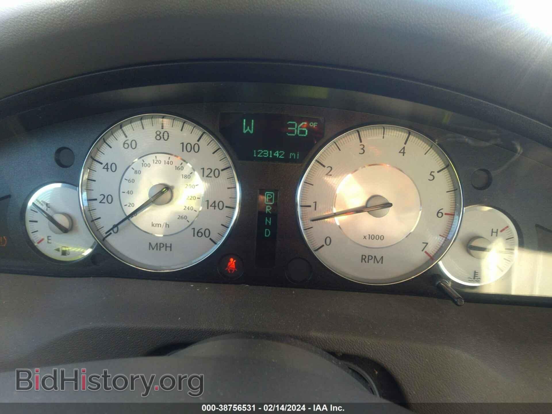 2009 CHRYSLER 300C - VIN: 2C3KA63T09H565294 - Фото 7