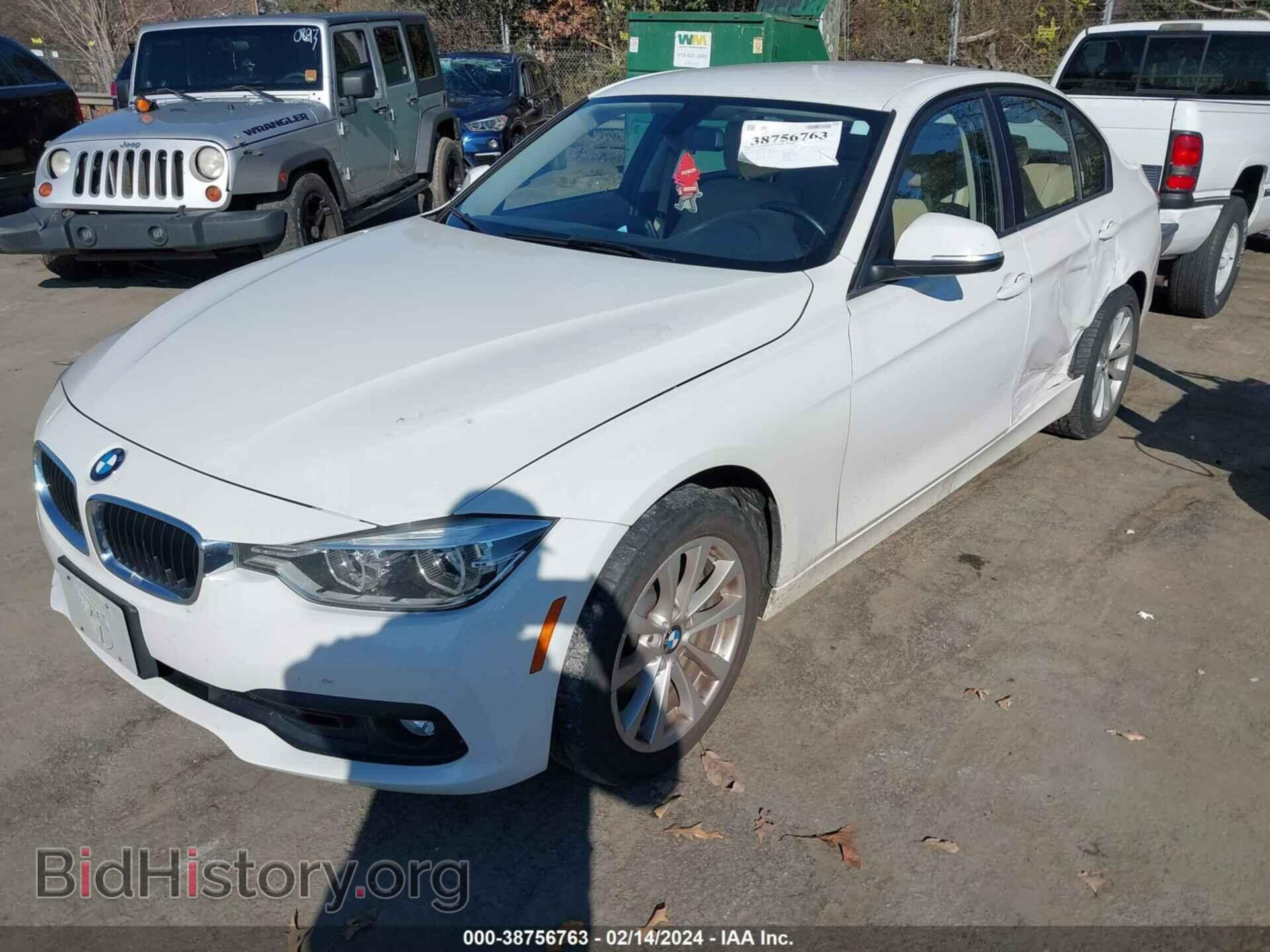 2018 BMW 320I - VIN: WBA8A3C57JA357838 - Фото 2