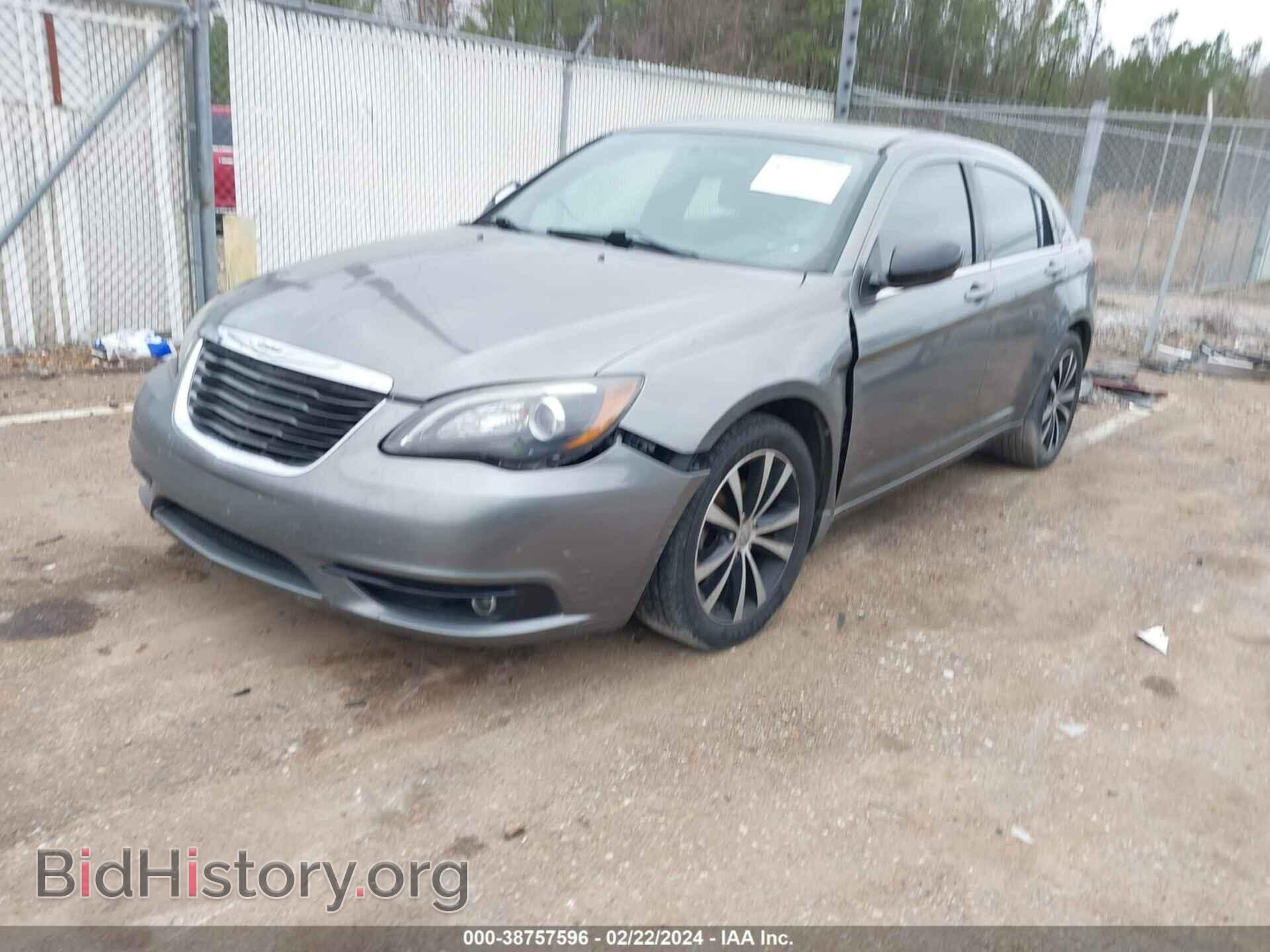 2013 CHRYSLER 200 - VIN: 1C3CCBBBXDN500839 - Фото 2