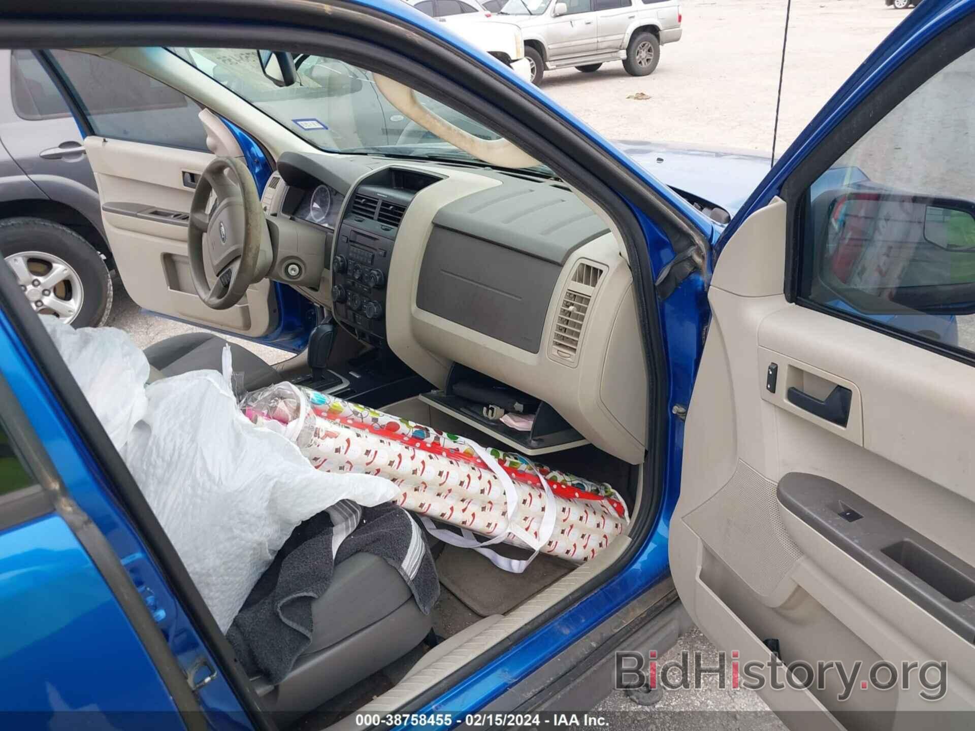 Photo 1FMCU0C70BKC62971 - FORD ESCAPE 2011