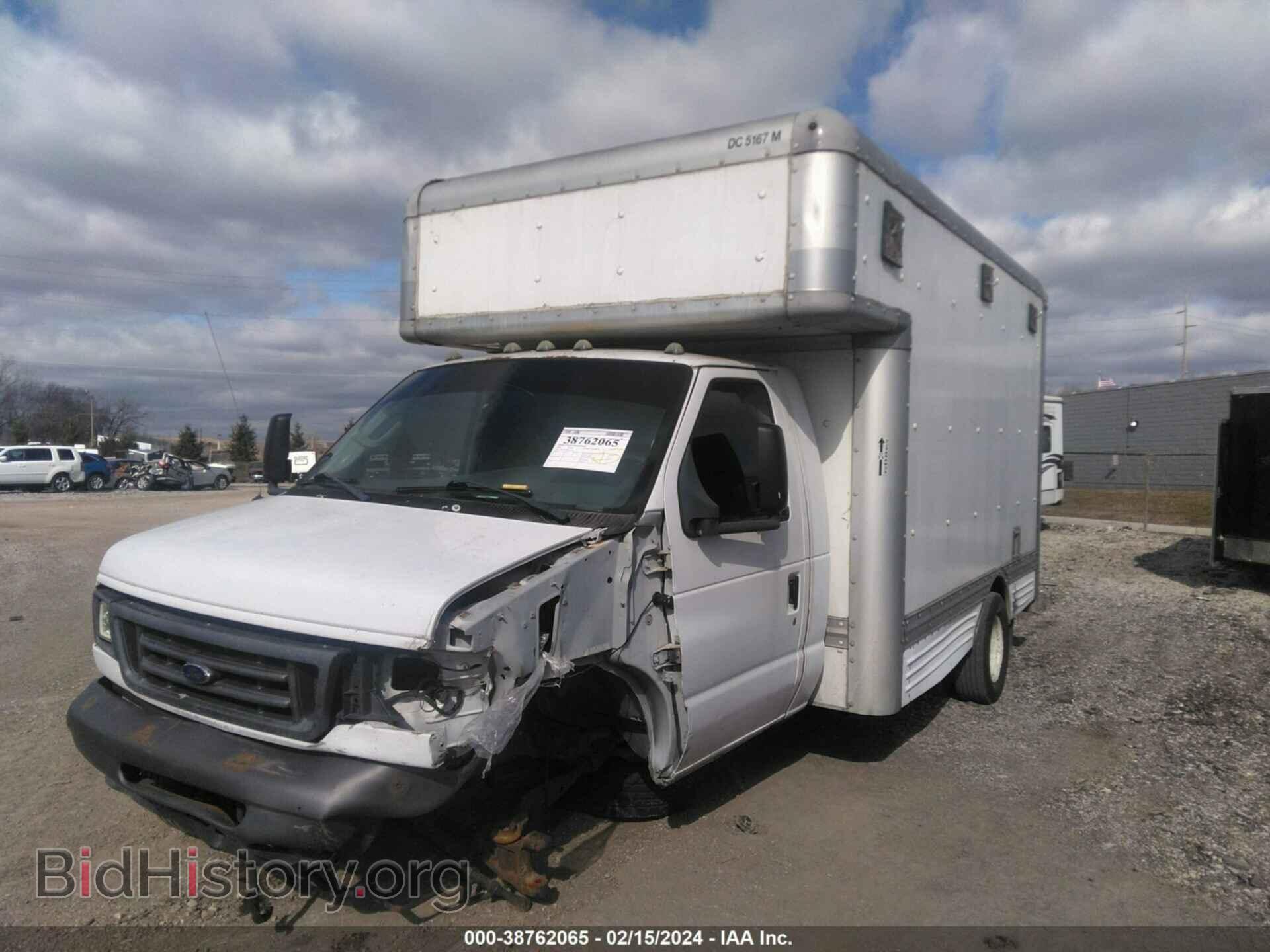 2006 FORD E-450 CUTAWAY - VIN: 1FDXE45S26DA63728 - Фото 2