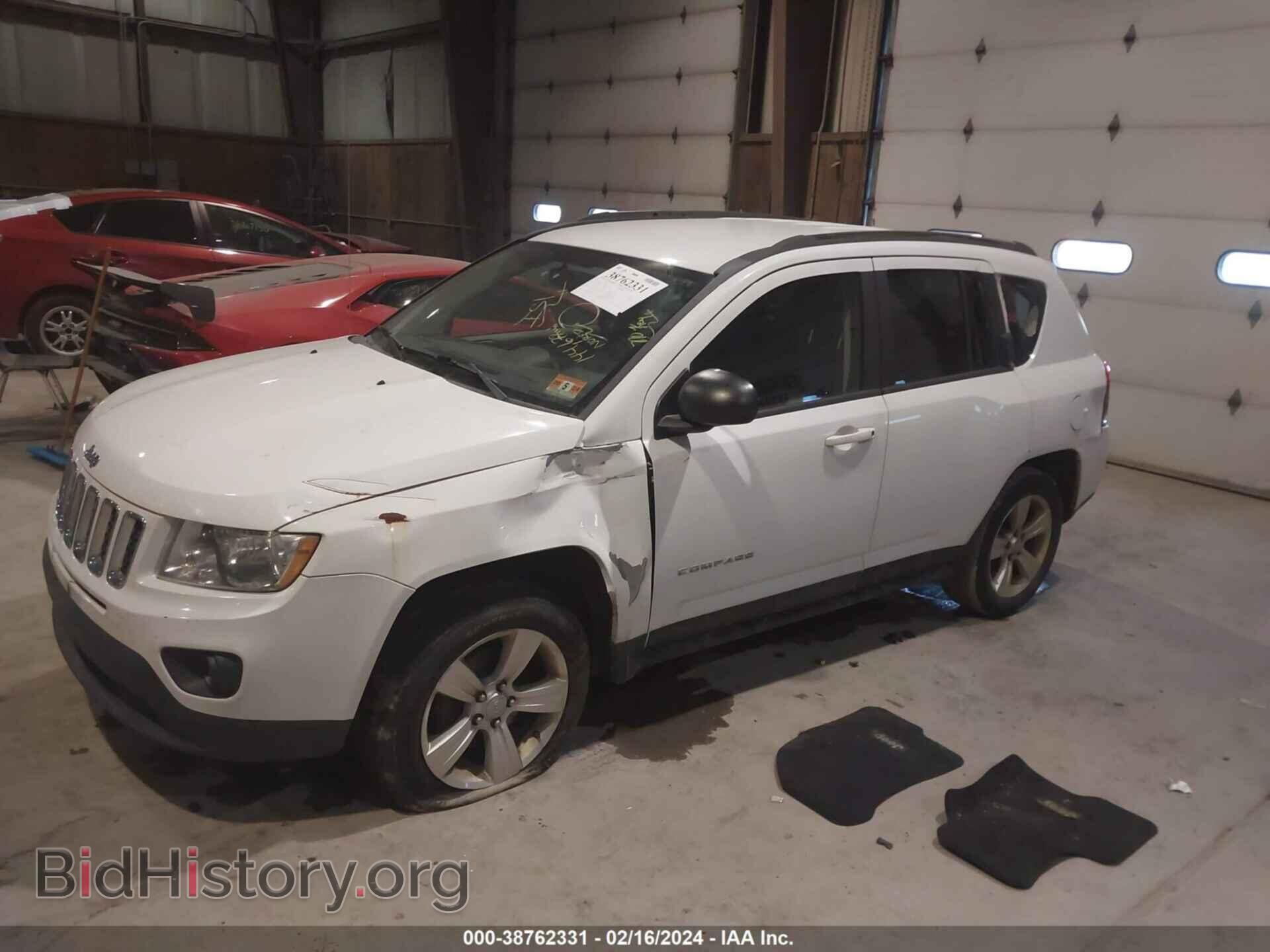 2013 JEEP COMPASS - VIN: 1C4NJDBB9DD207638 - Фото 2