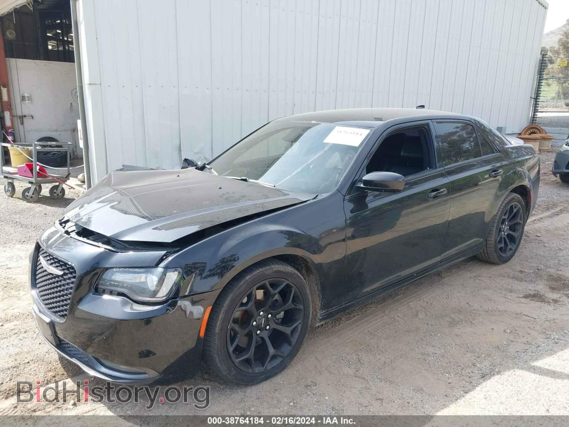 2015 CHRYSLER 300 - VIN: 2C3CCABT6FH743420 - Фото 2