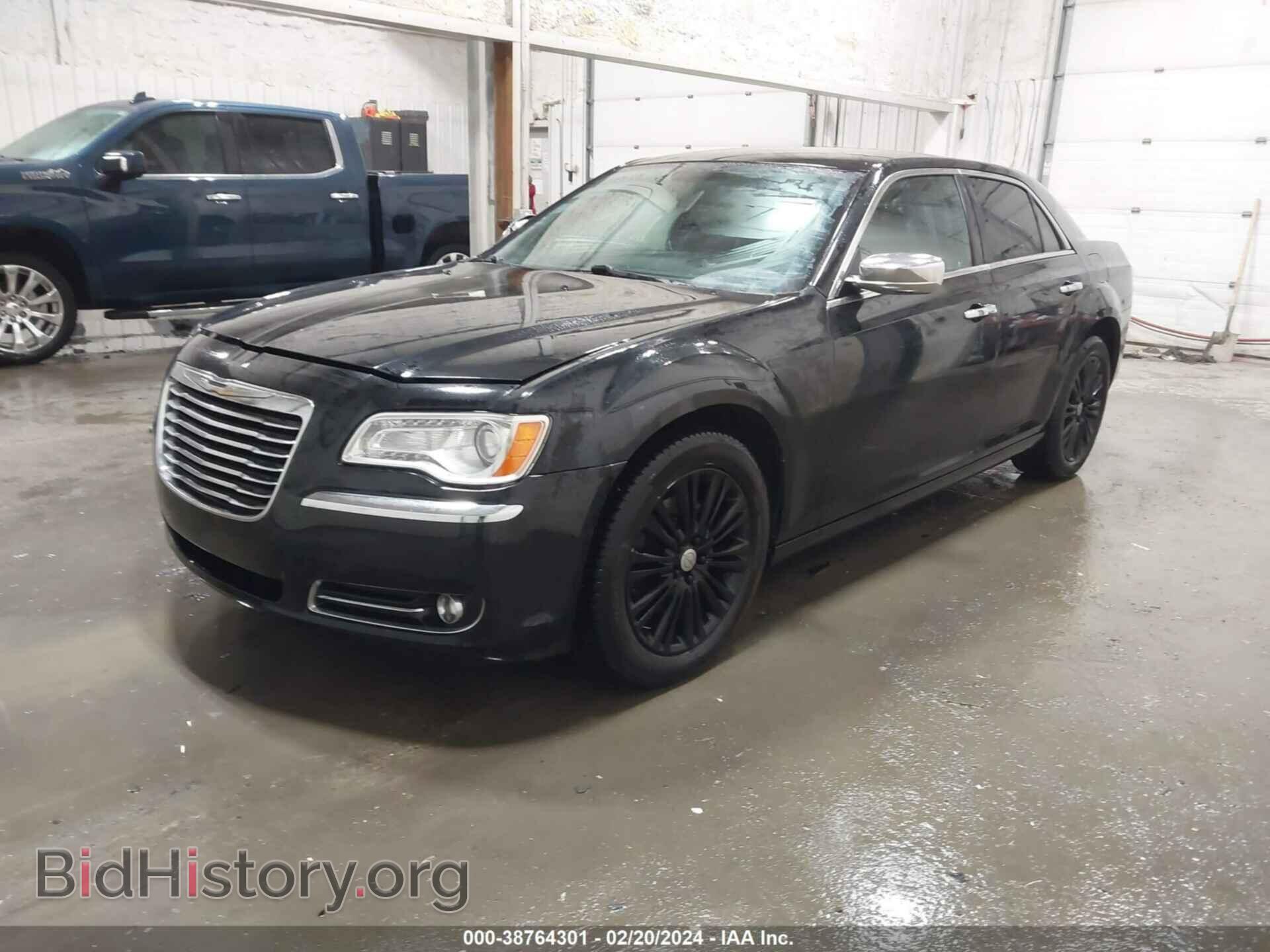 2013 CHRYSLER 300C - VIN: 2C3CCAKG1DH645153 - Фото 2