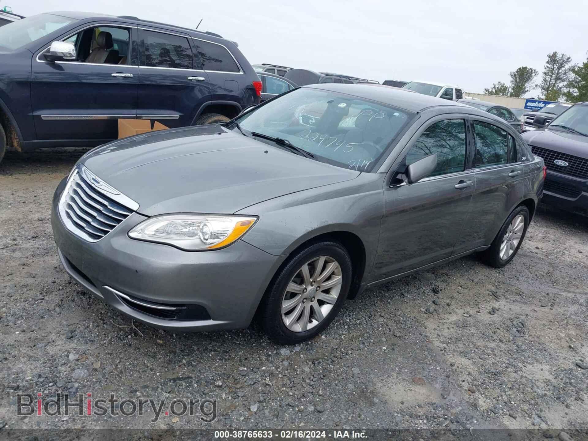 2012 CHRYSLER 200 - VIN: 1C3CCBBB3CN224745 - Фото 2