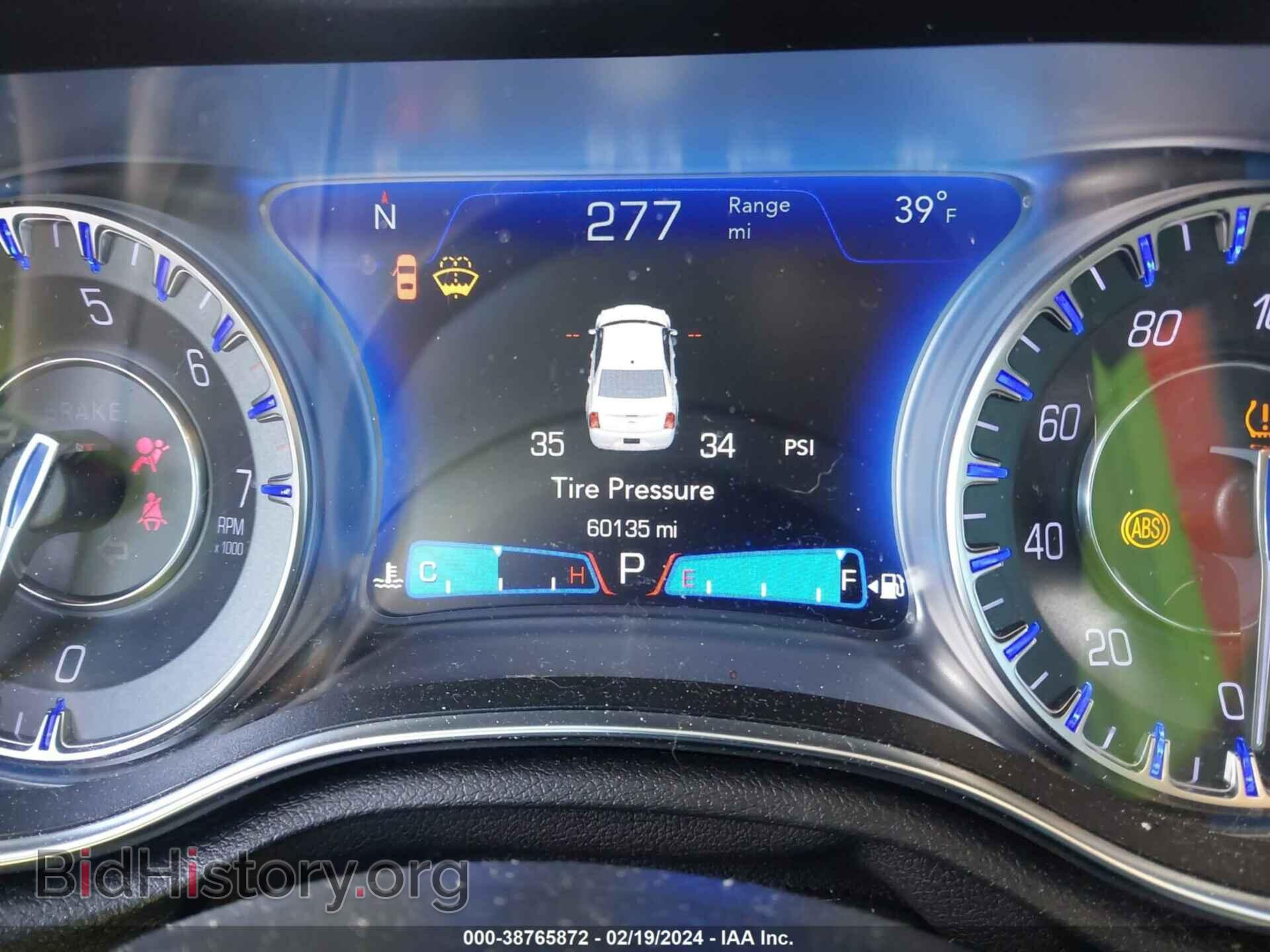 2019 CHRYSLER 300 - VIN: 2C3CCAAG4KH673916 - Фото 7