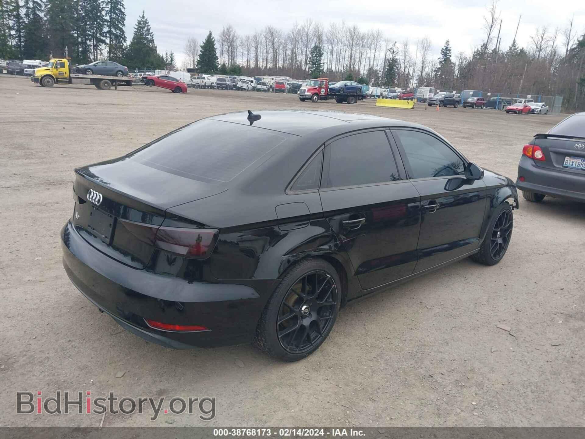 2017 AUDI A3 - VIN: WAUAUGFF8H1026104 - Фото 4