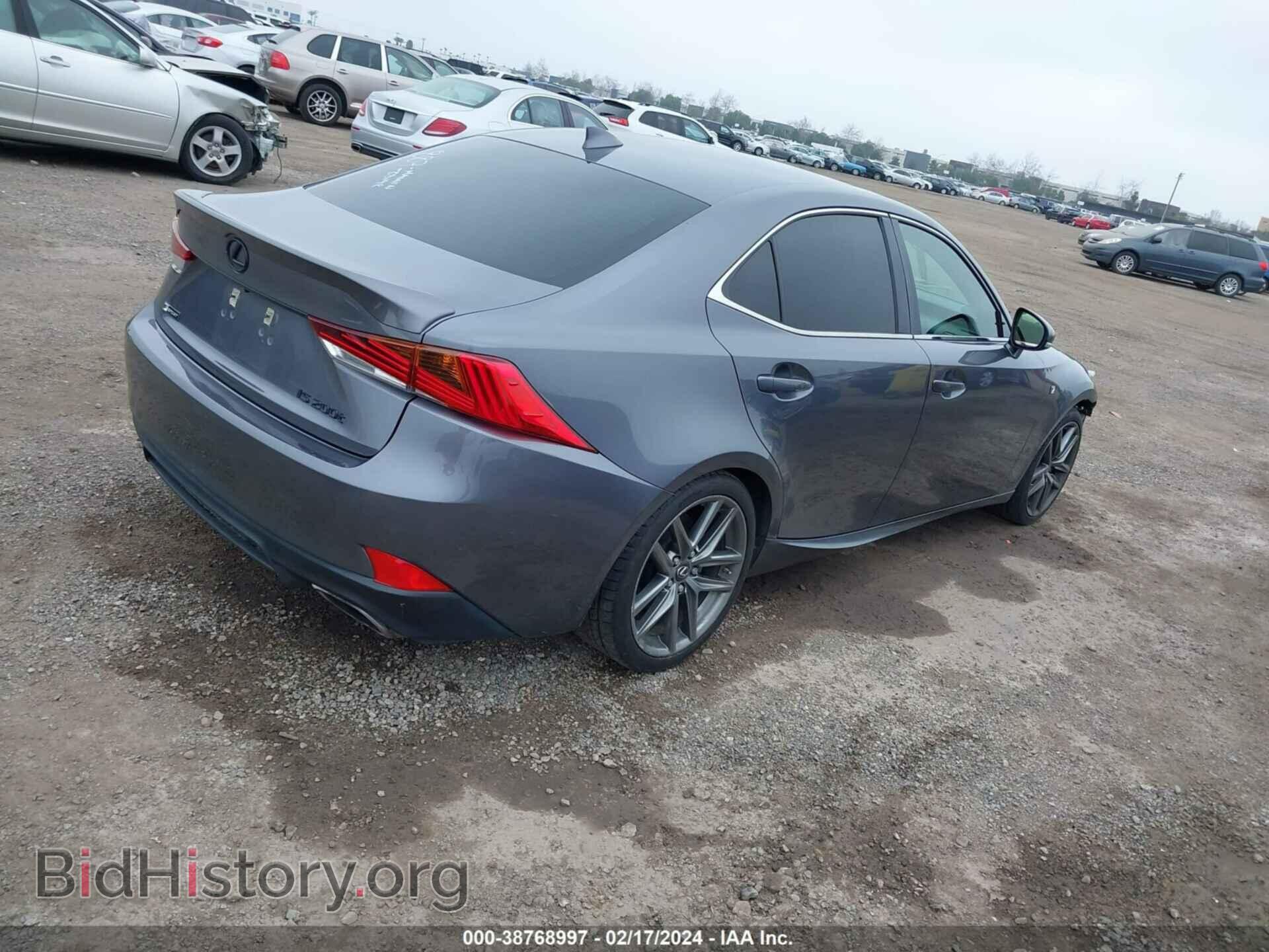 2017 LEXUS IS 200T - VIN: JTHBA1D25H5042961 - Фото 4