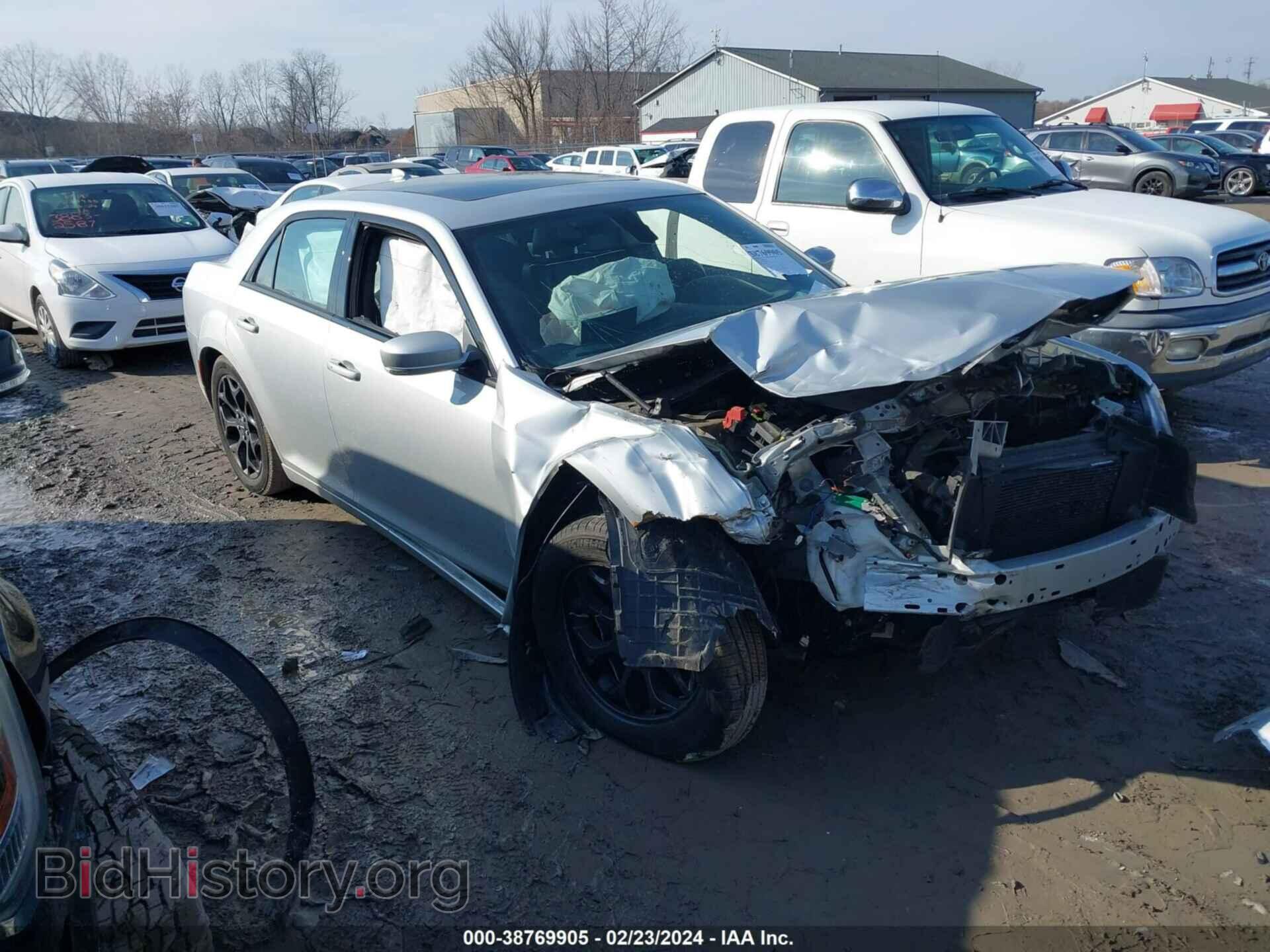 Фотография 2C3CCAGG8KH662294 - CHRYSLER 300 2019
