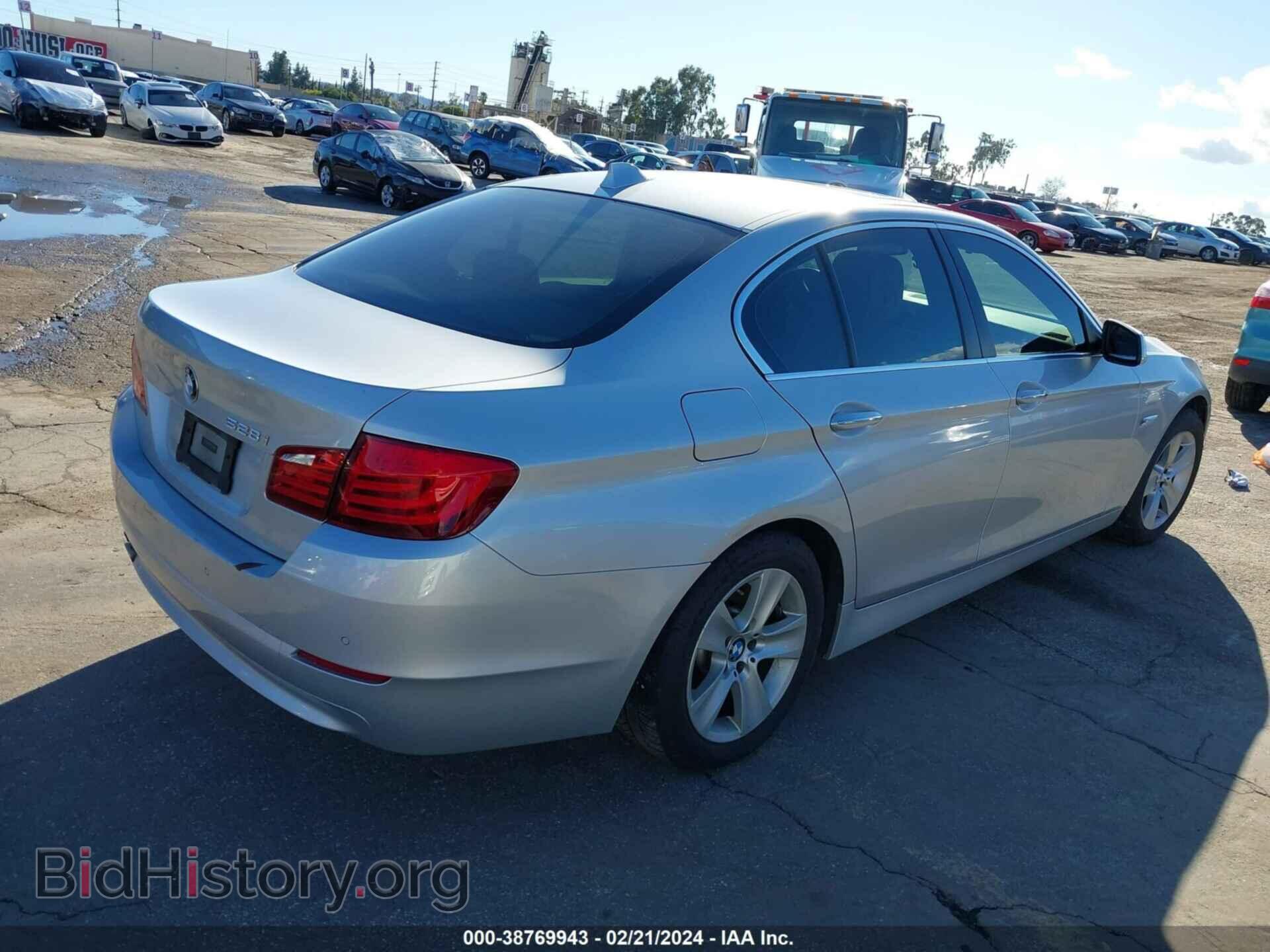 2012 BMW 528I - VIN: WBAXG5C59CDY28105 - Фото 4