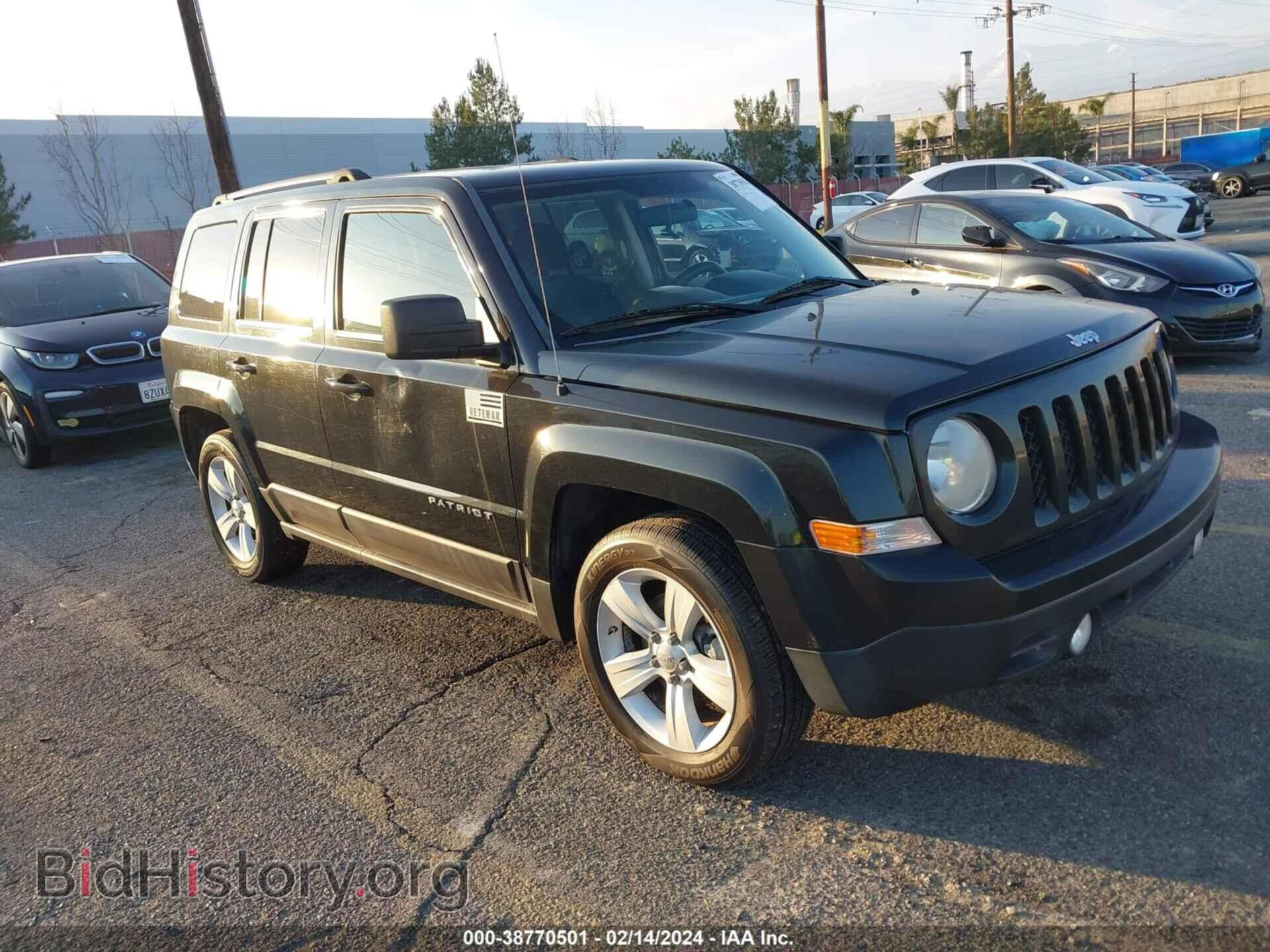 Photo 1J4NT1GA9BD103473 - JEEP PATRIOT 2011
