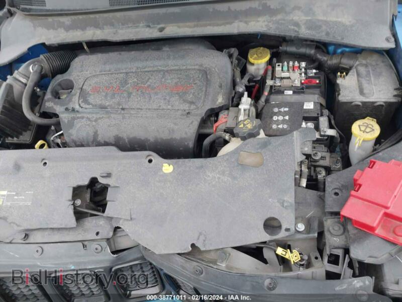 2020 Jeep COMPASS (VIN 3C4NJCBB3LT229928) — photo 10 of 16