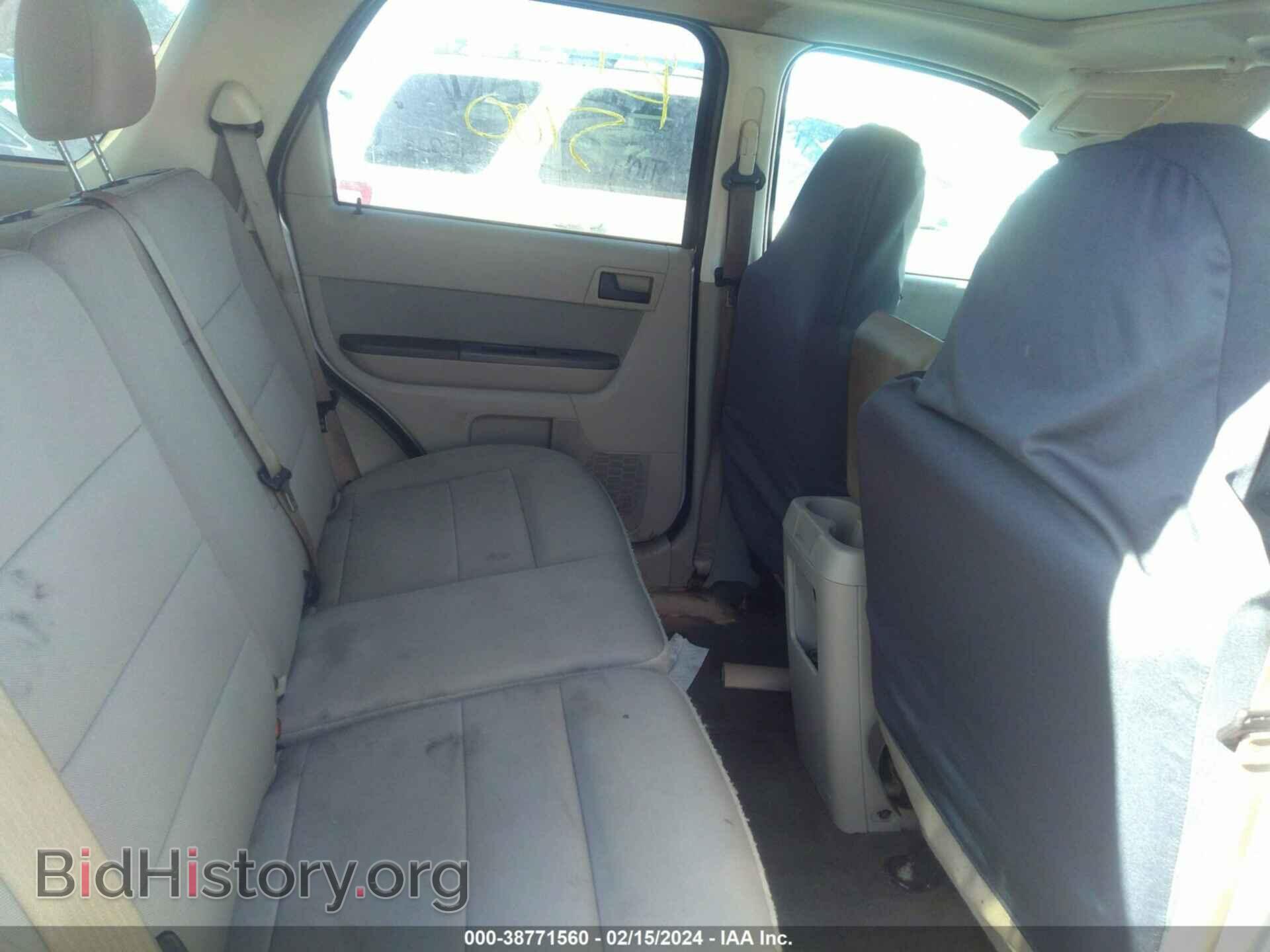 2011 FORD ESCAPE - VIN: 1FMCU0D76BKC62455 - Photo 8