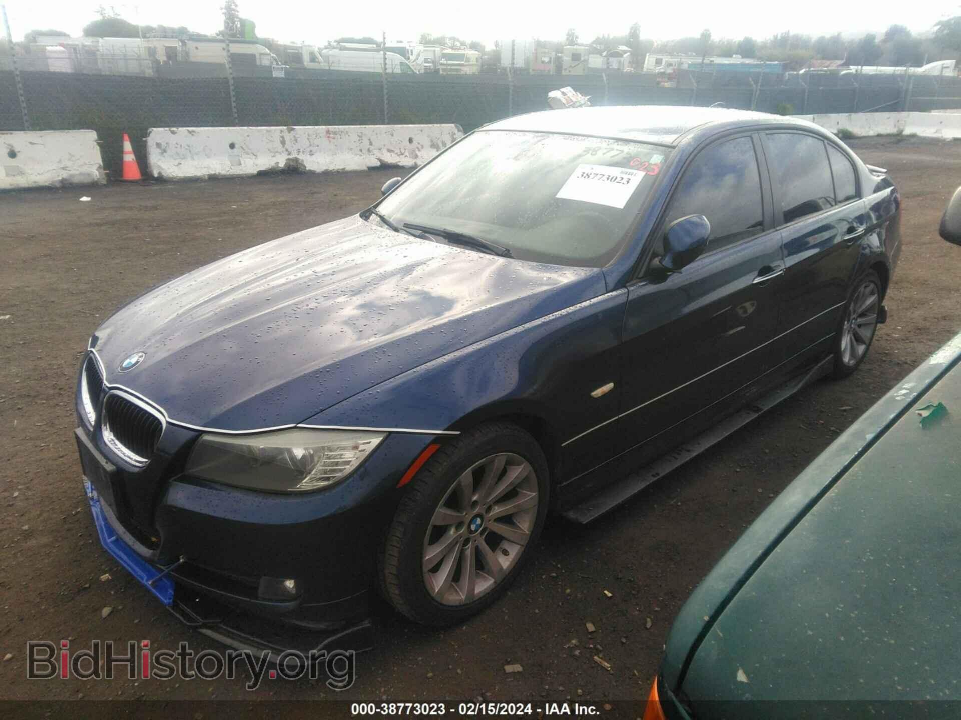 2011 BMW 328I - VIN: WBAPH7C5XBE852656 - Фото 2