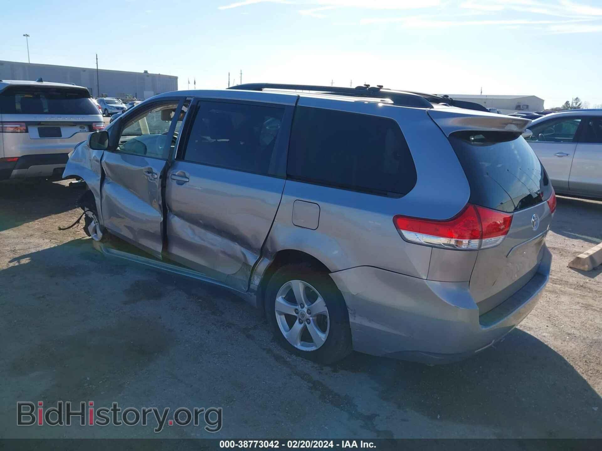 2011 TOYOTA SIENNA - VIN: 5TDKK3DC7BS083564 - Фото 3