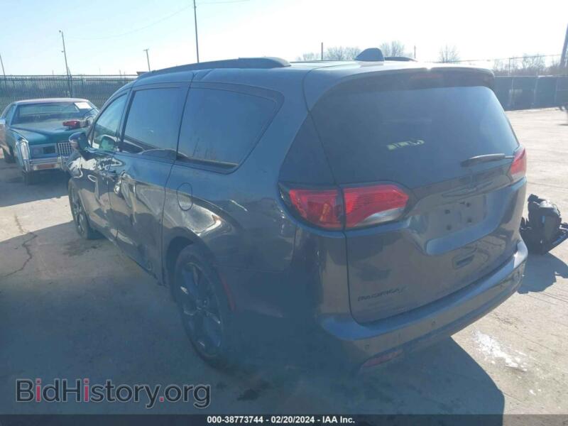 2020 Chrysler PACIFICA (VIN 2C4RC1EG9LR257596) — photo 3 of 19