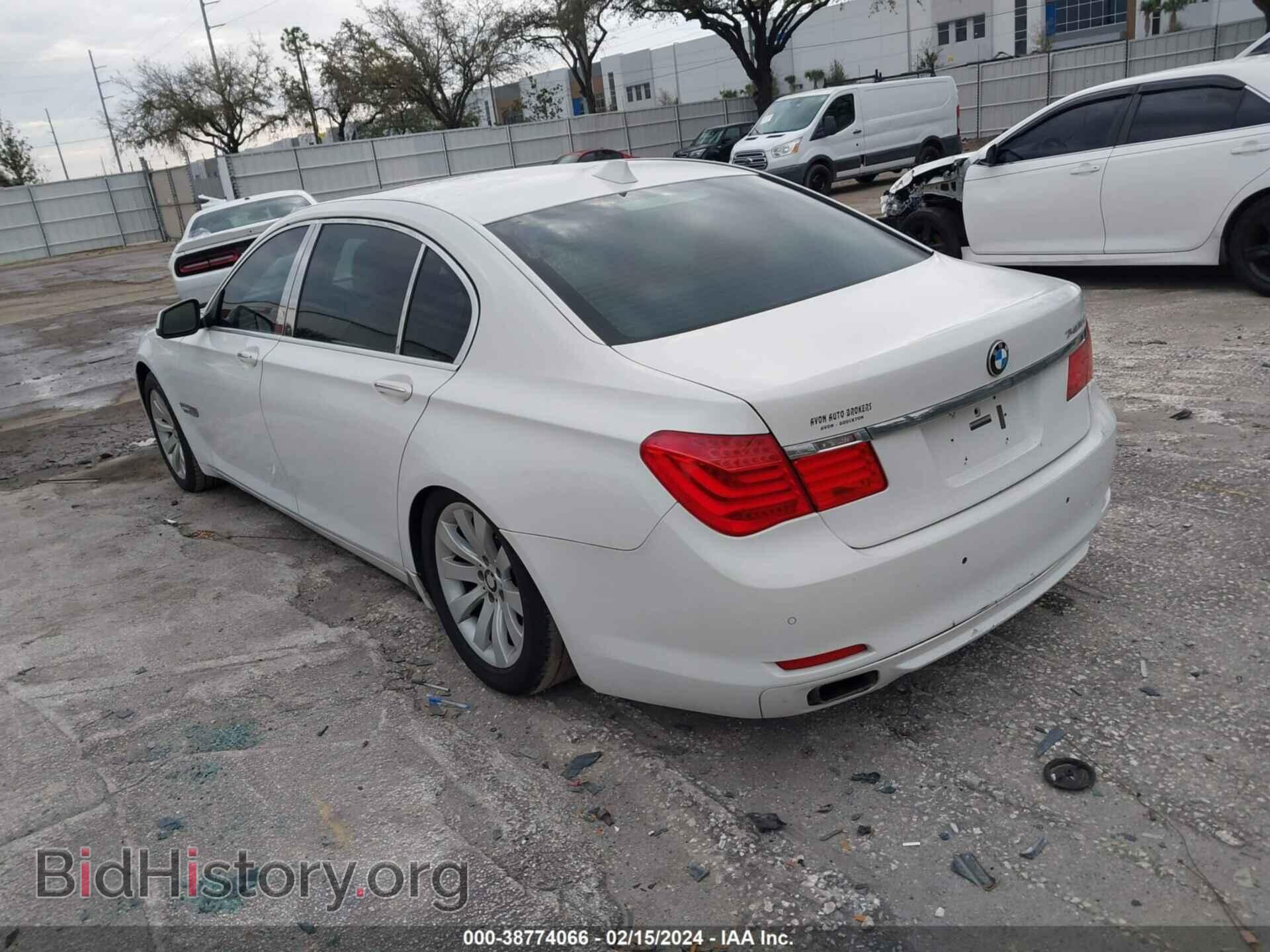 2011 BMW 740LI - VIN: WBAKB4C52BC574387 - Фото 3