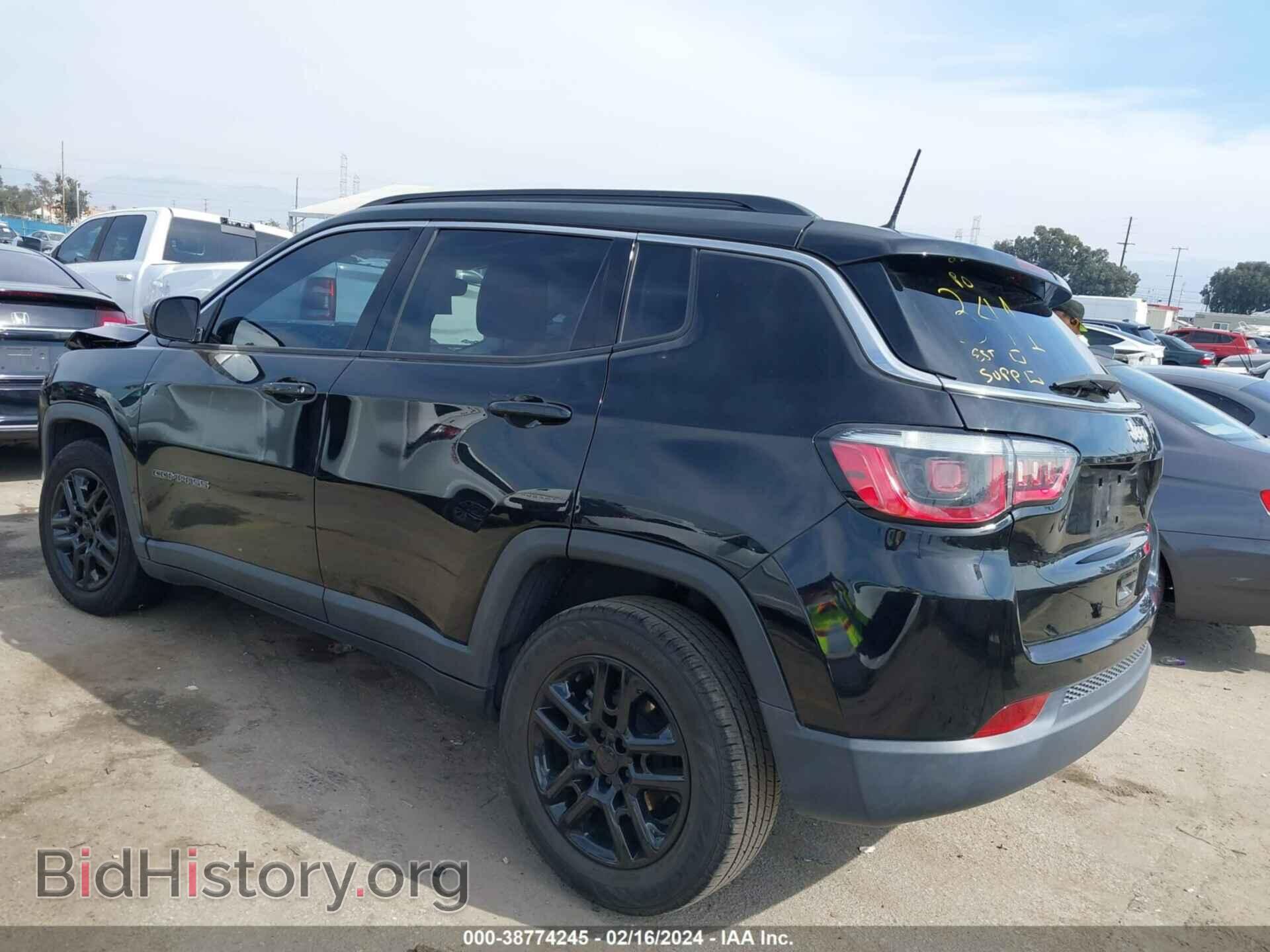 2018 JEEP COMPASS - VIN: 3C4NJCBB9JT227663 - Фото 3