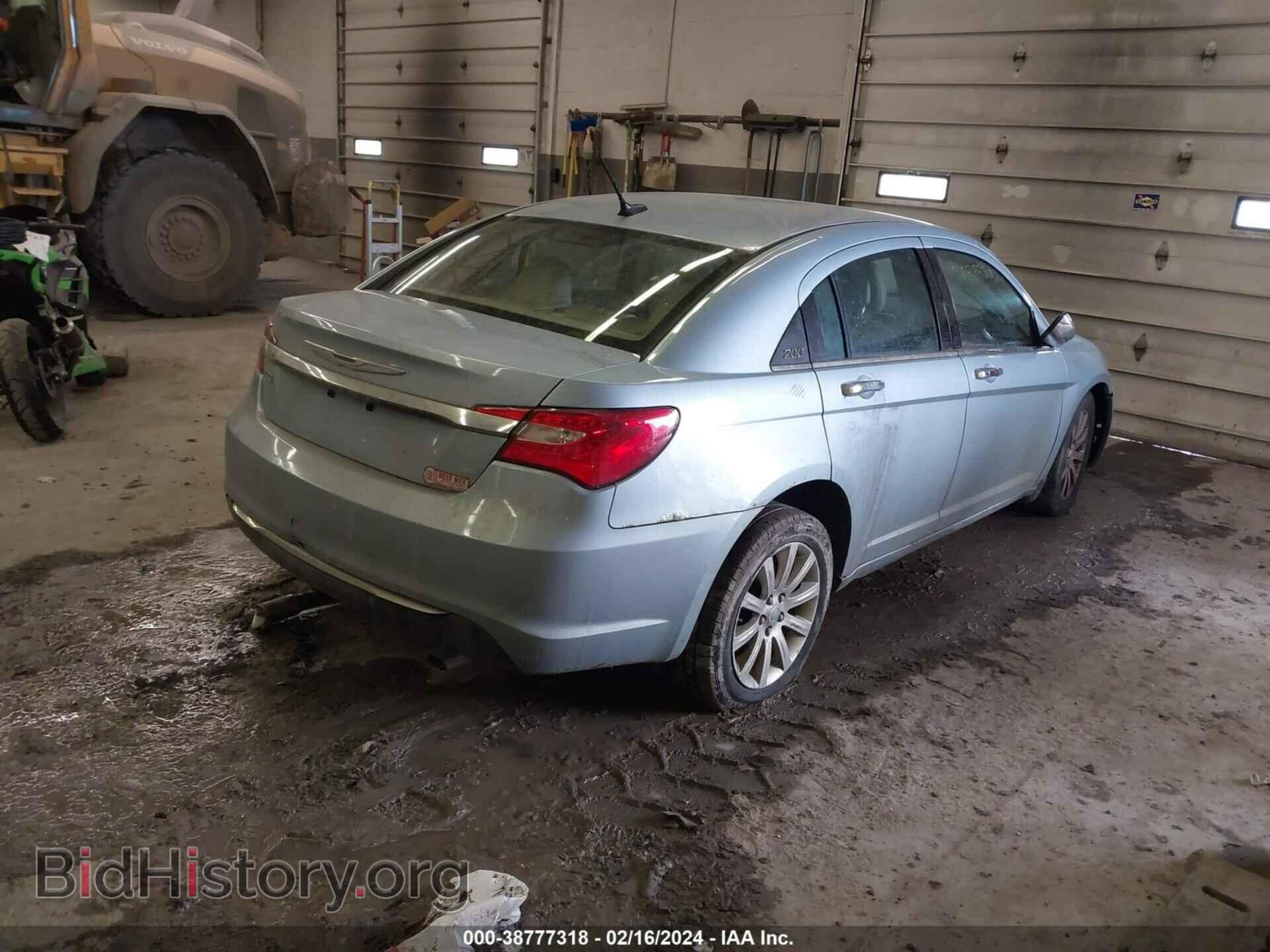 2013 CHRYSLER 200 - VIN: 1C3CCBCG5DN722182 - Фото 2
