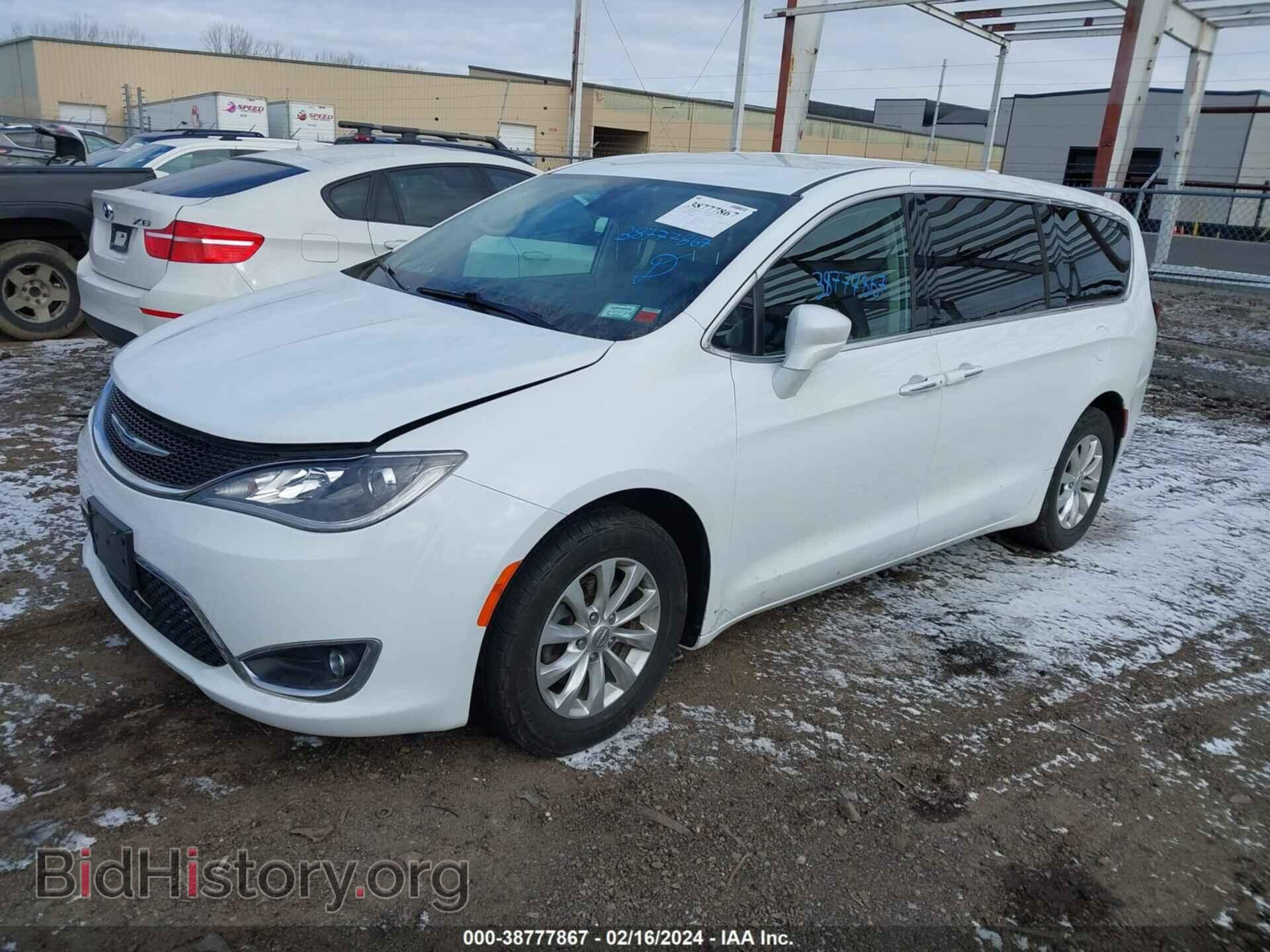 2018 CHRYSLER PACIFICA - VIN: 2C4RC1FG0JR111843 - Фото 2
