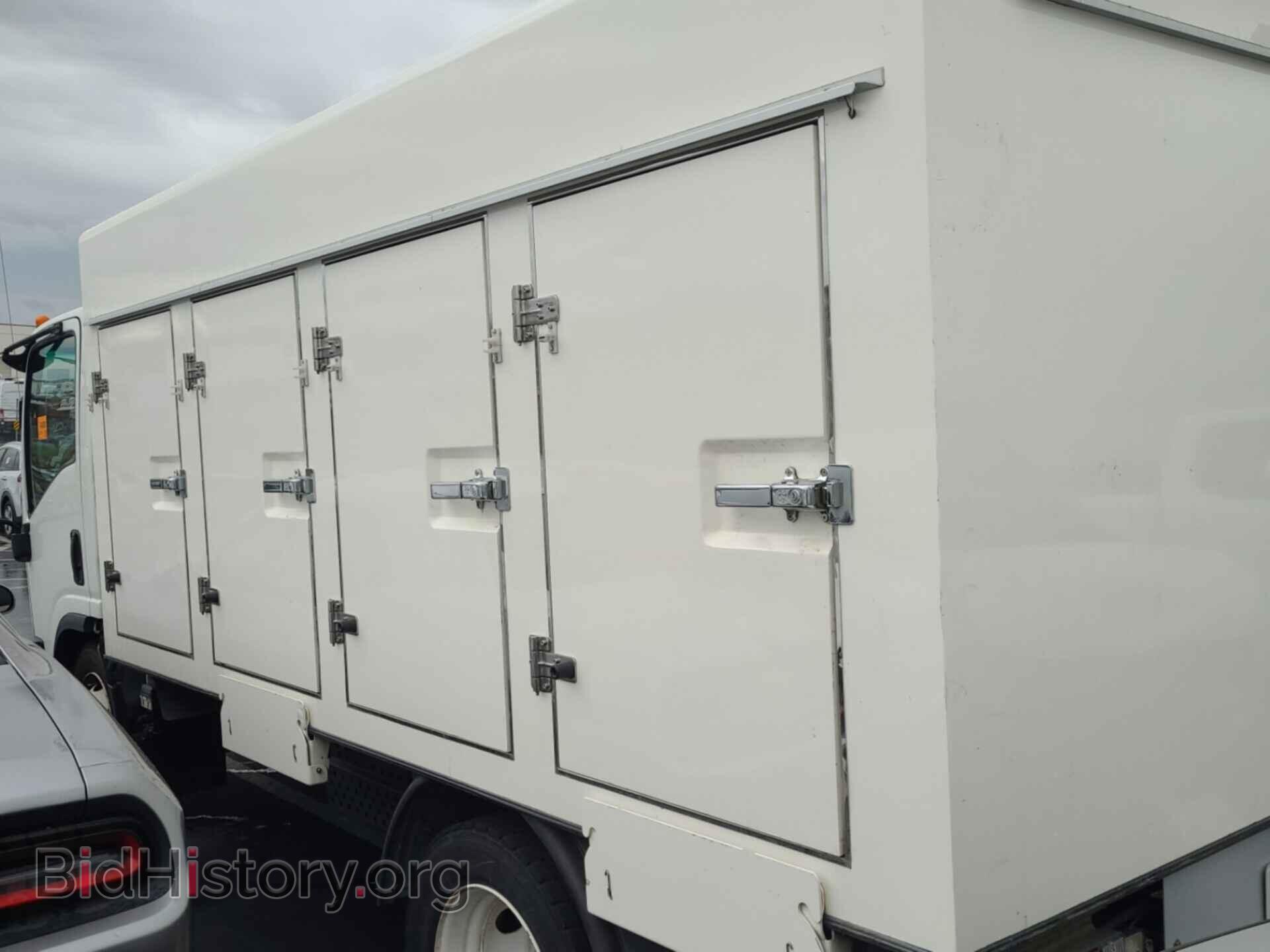 Photo 54DC4W1CXHS804217 - ISUZU NPR HD 2017