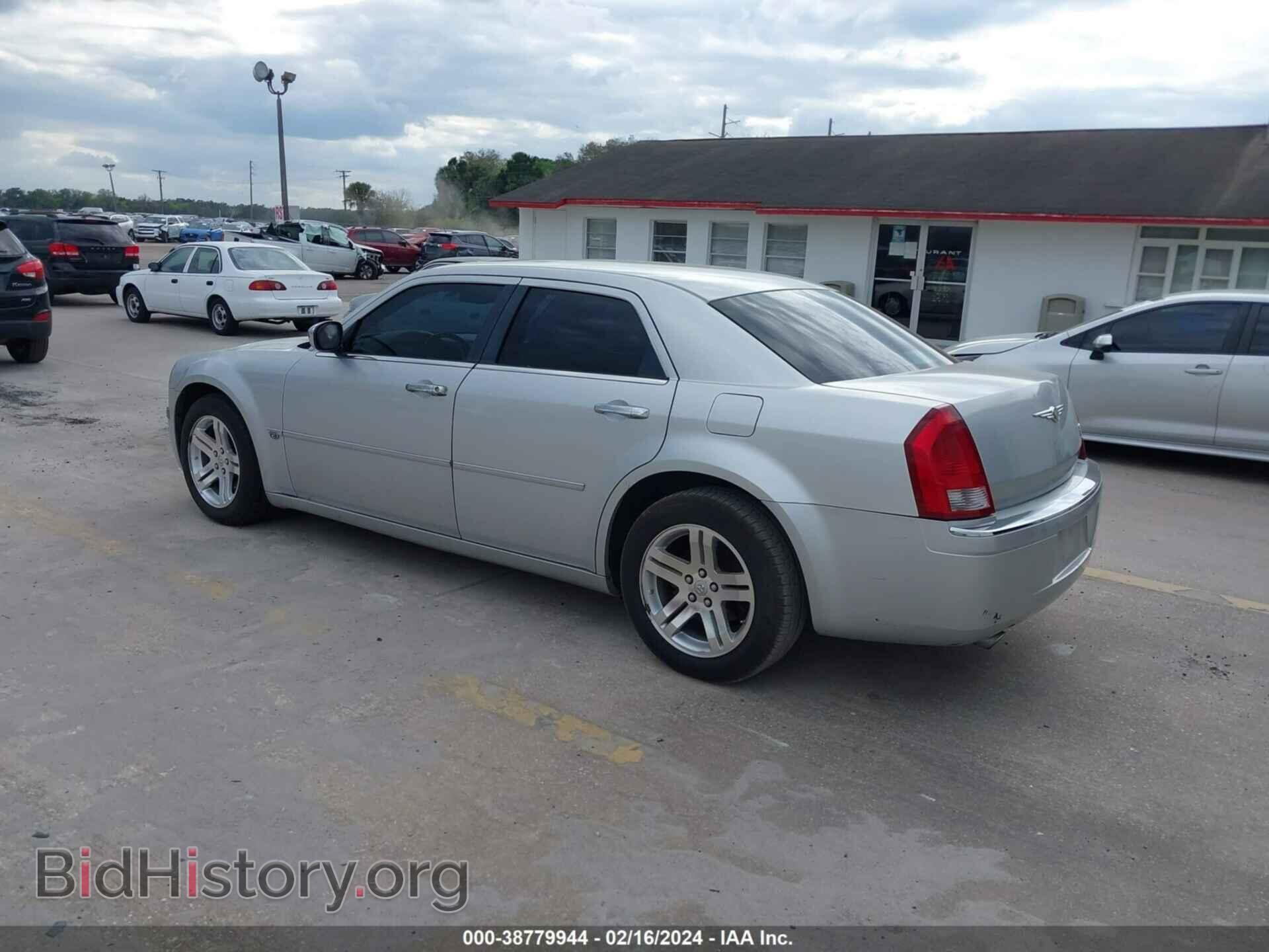 2006 CHRYSLER 300C - VIN: 2C3KA63H06H319952 - Фото 3