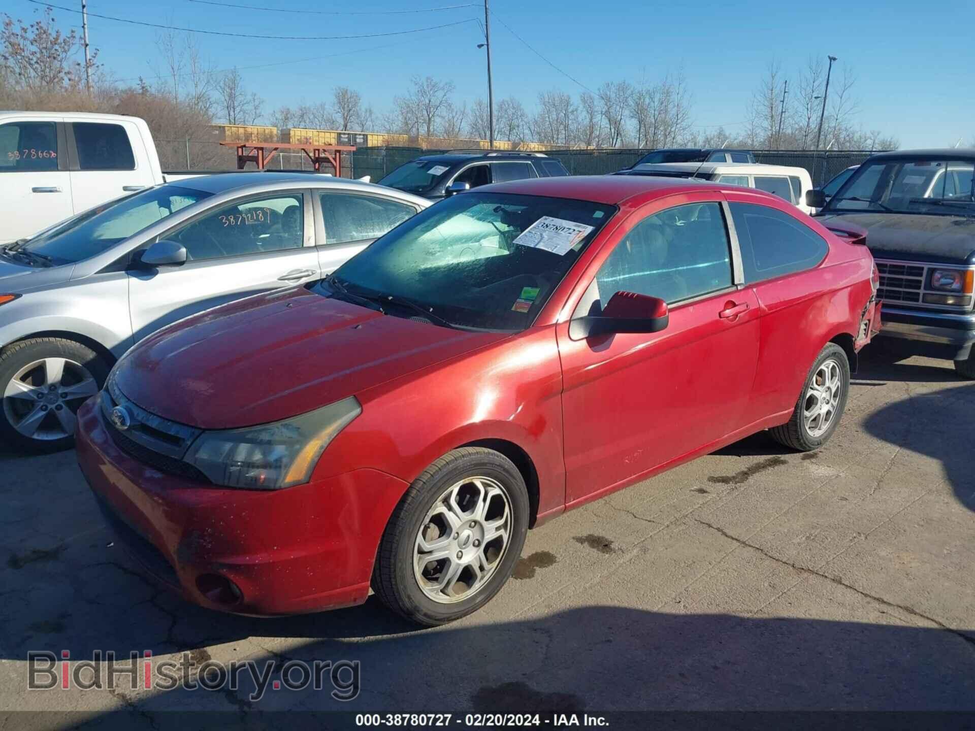 2009 FORD FOCUS - VIN: 1FAHP32N99W133221 - Фото 2
