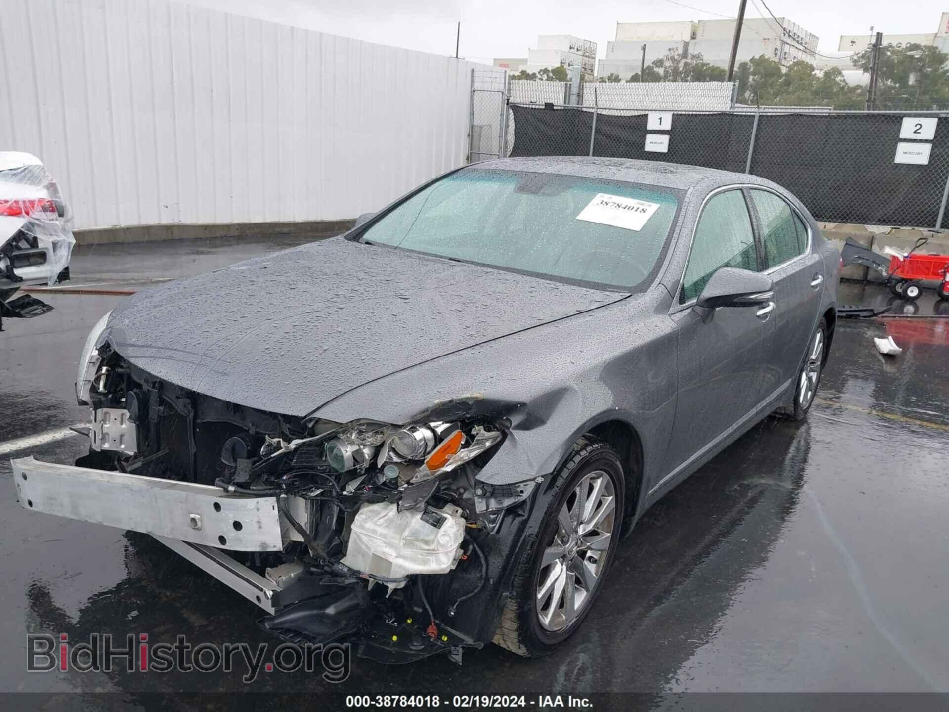 2012 LEXUS LS 460 - VIN: JTHBL5EF3C5108810 - Photo 2