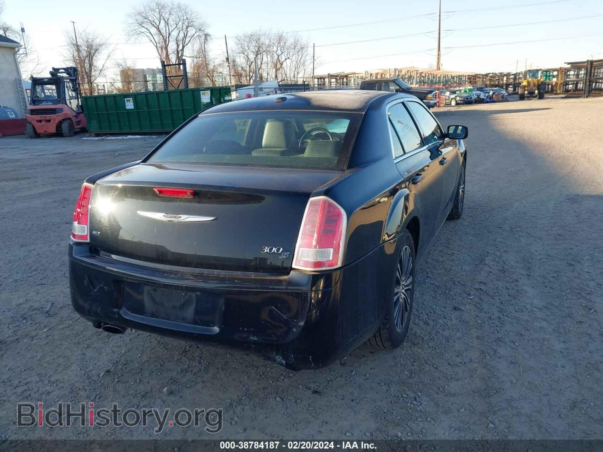 2014 CHRYSLER 300 - VIN: 2C3CCAGG5EH207018 - Фото 4