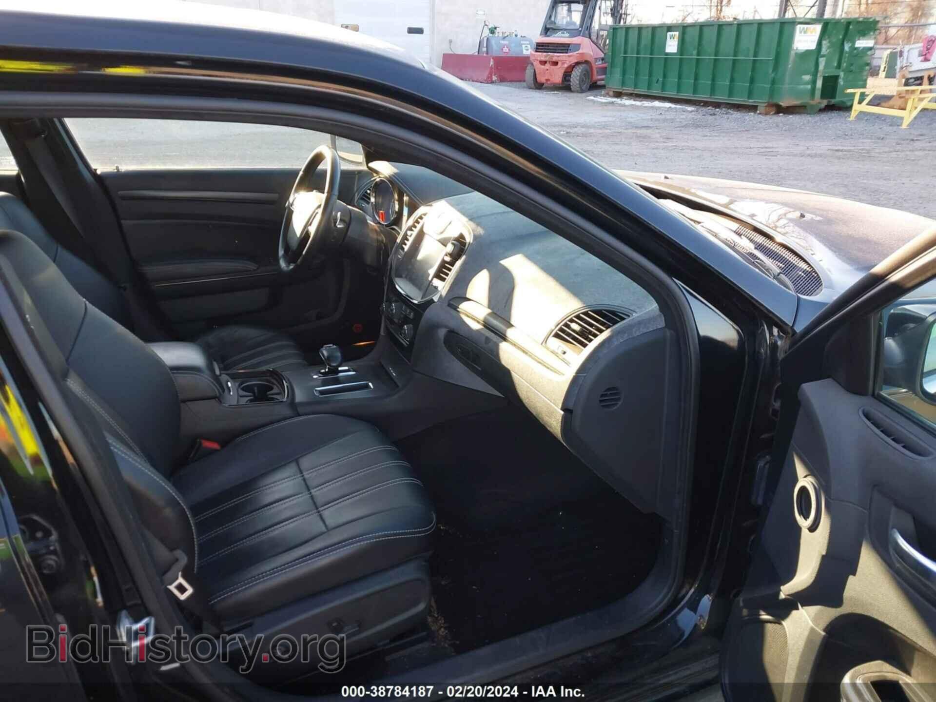 2014 CHRYSLER 300 - VIN: 2C3CCAGG5EH207018 - Фото 5