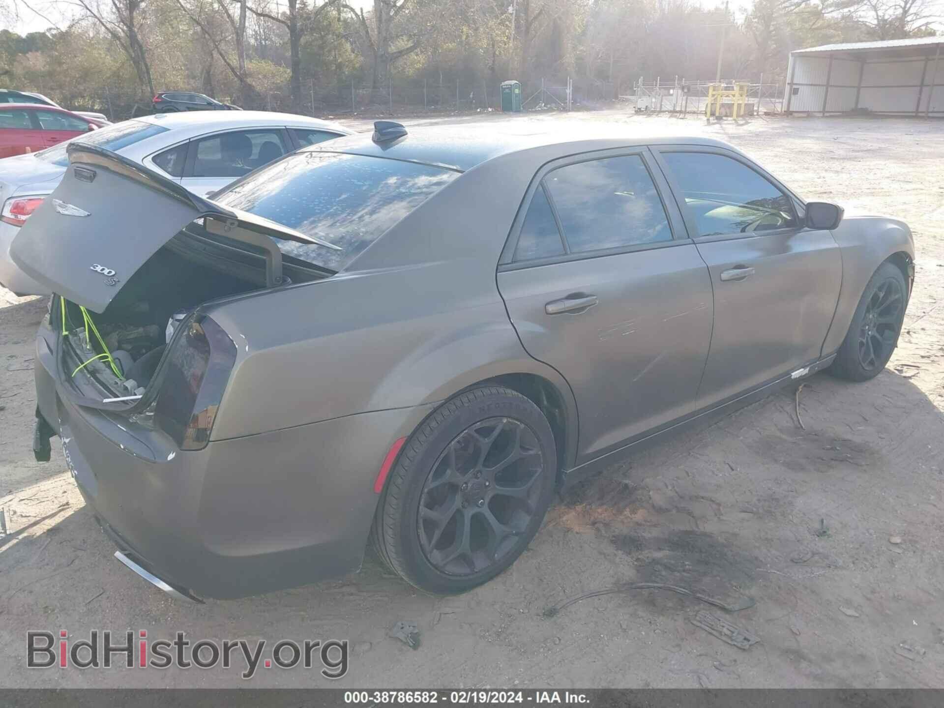 2015 CHRYSLER 300 - VIN: 2C3CCABG2FH853688 - Фото 4