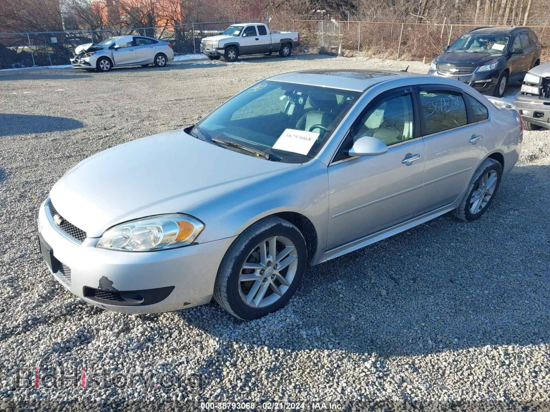 2012 CHEVROLET IMPALA - VIN: 2G1WC5E36C1188283 - Фото 2