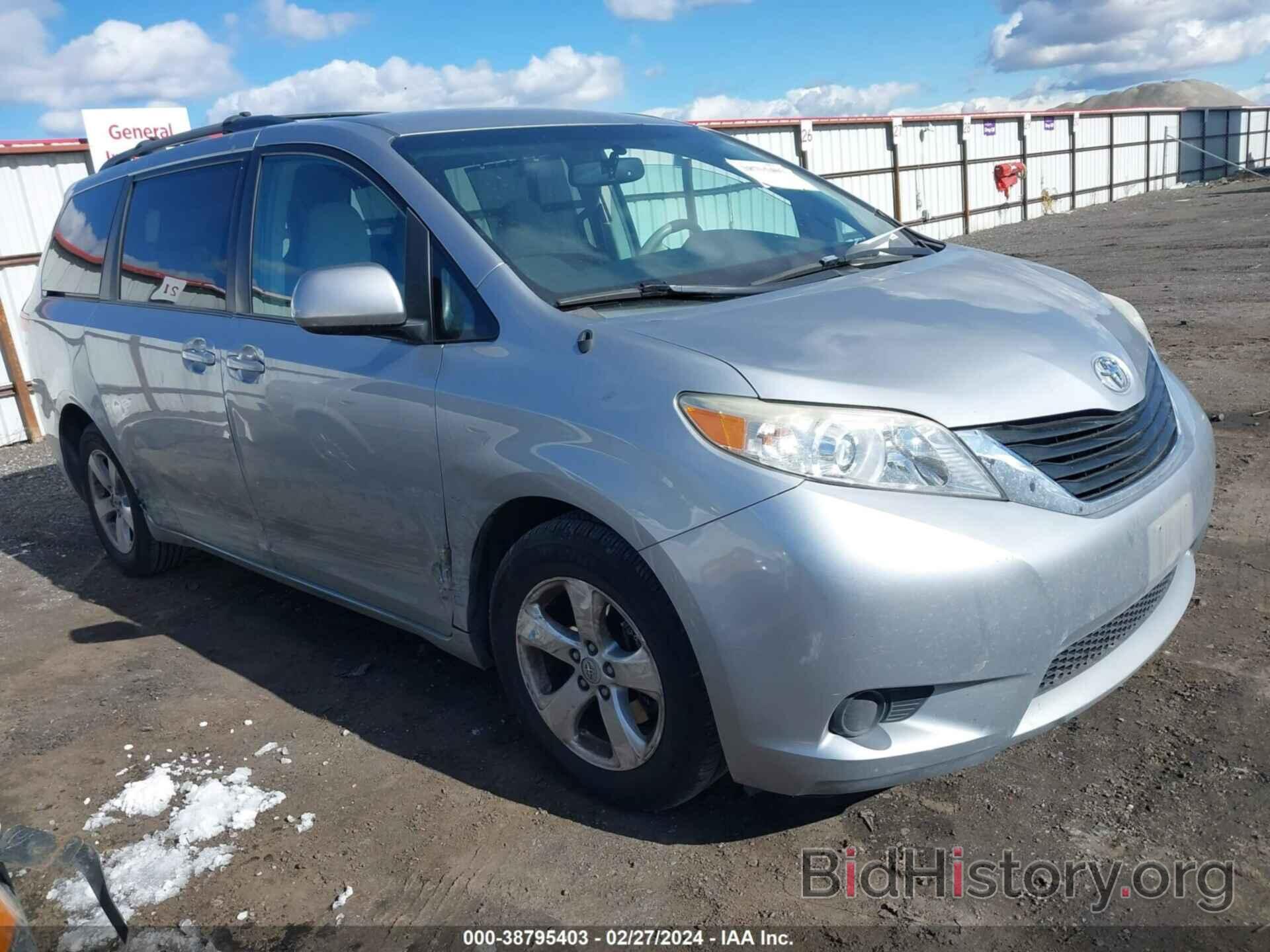 Photo 5TDKK3DC6DS382837 - TOYOTA SIENNA 2013