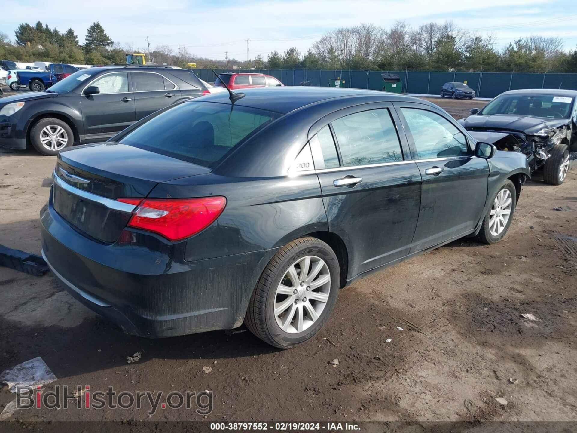 2013 CHRYSLER 200 - VIN: 1C3CCBCG6DN602004 - Photo 4