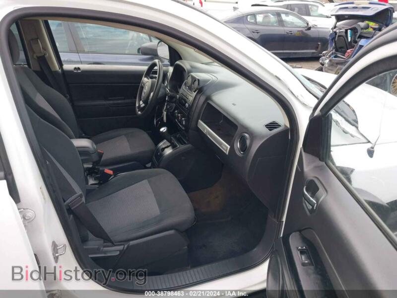 2014 Jeep COMPASS (VIN 1C4NJCBA1ED573466) — photo 5 of 16