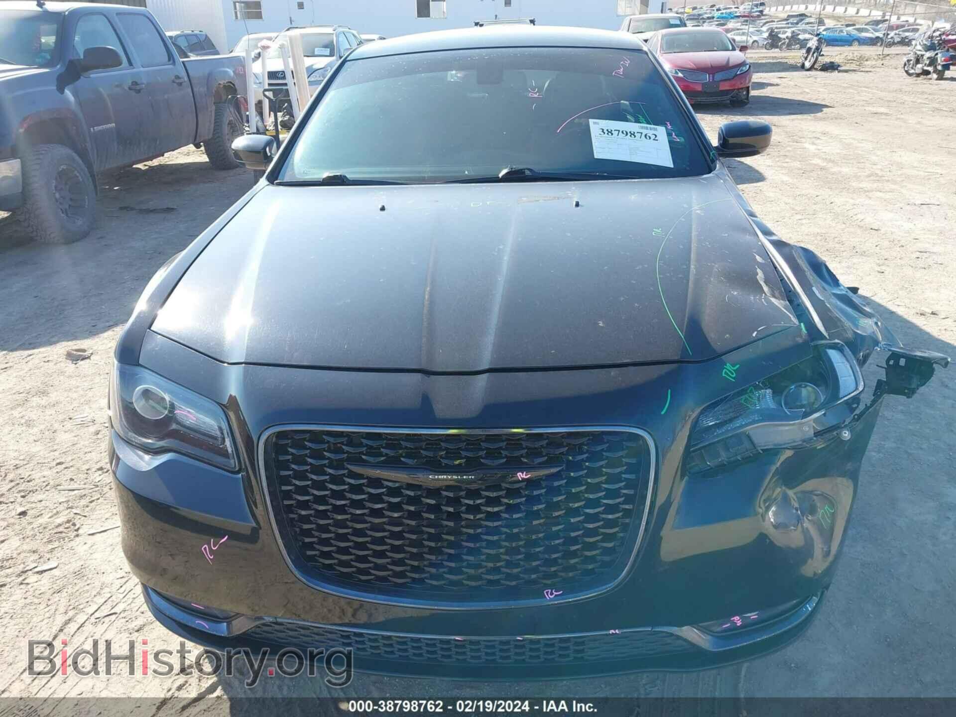 2018 CHRYSLER 300 - VIN: 2C3CCAGG0JH199002 - Фото 12