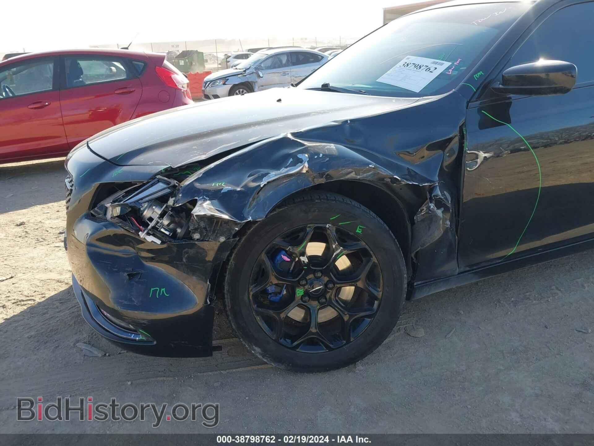 2018 CHRYSLER 300 - VIN: 2C3CCAGG0JH199002 - Фото 6